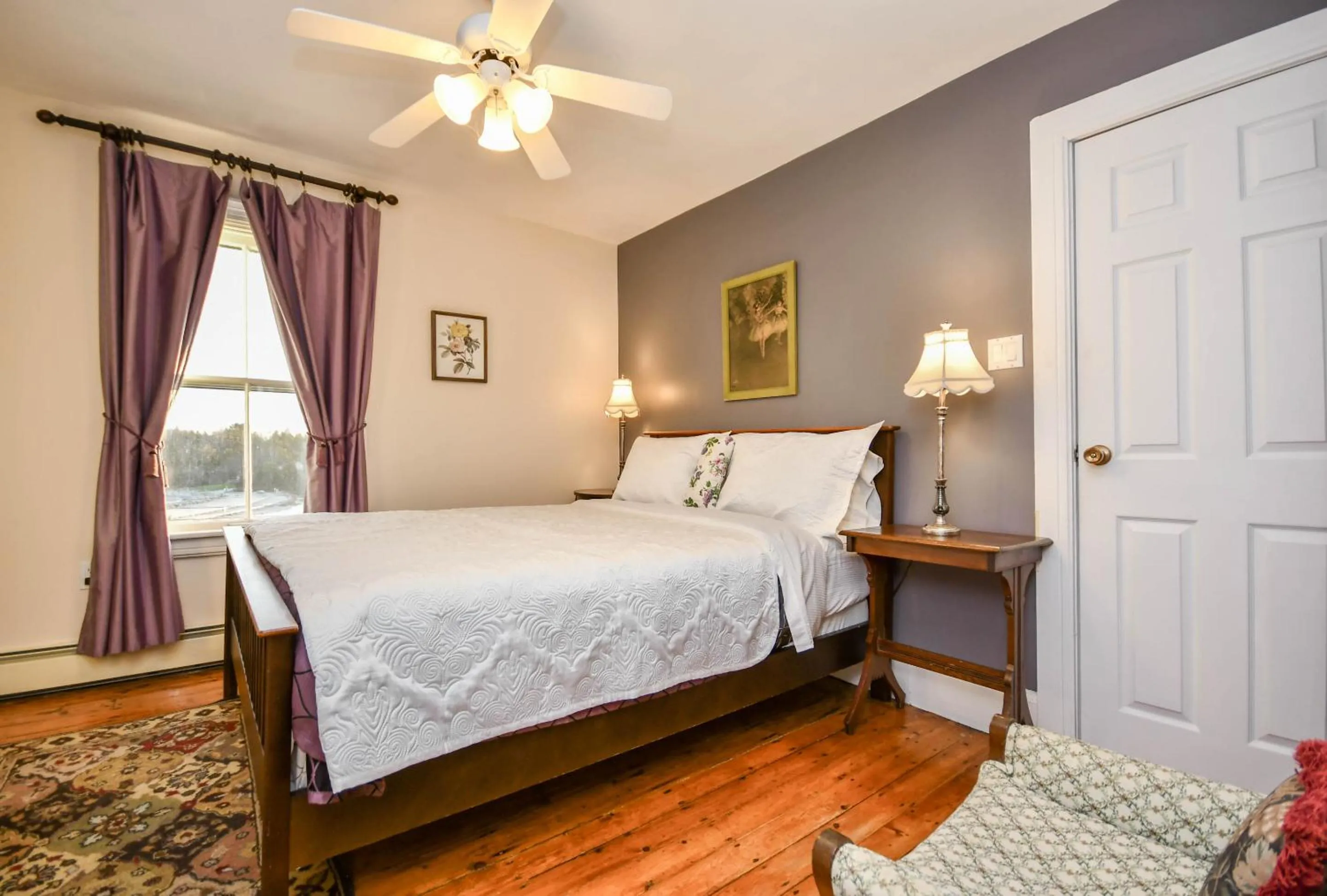 Bedroom, Bed in Surfside Inn