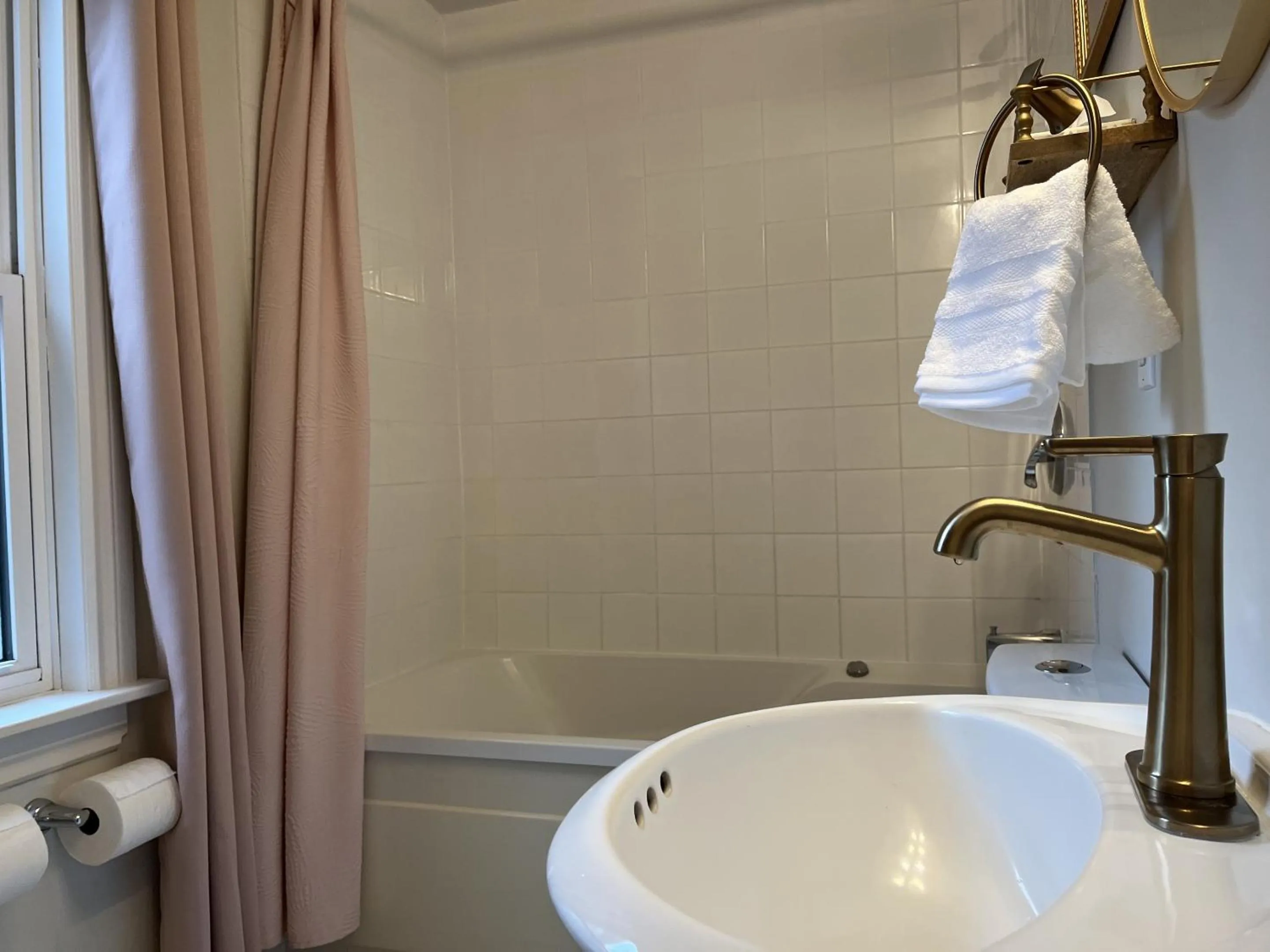 Bathroom in Surfside Inn