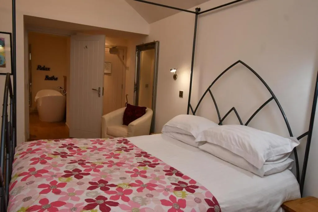 Tudor Lodge Bed & Breakfast