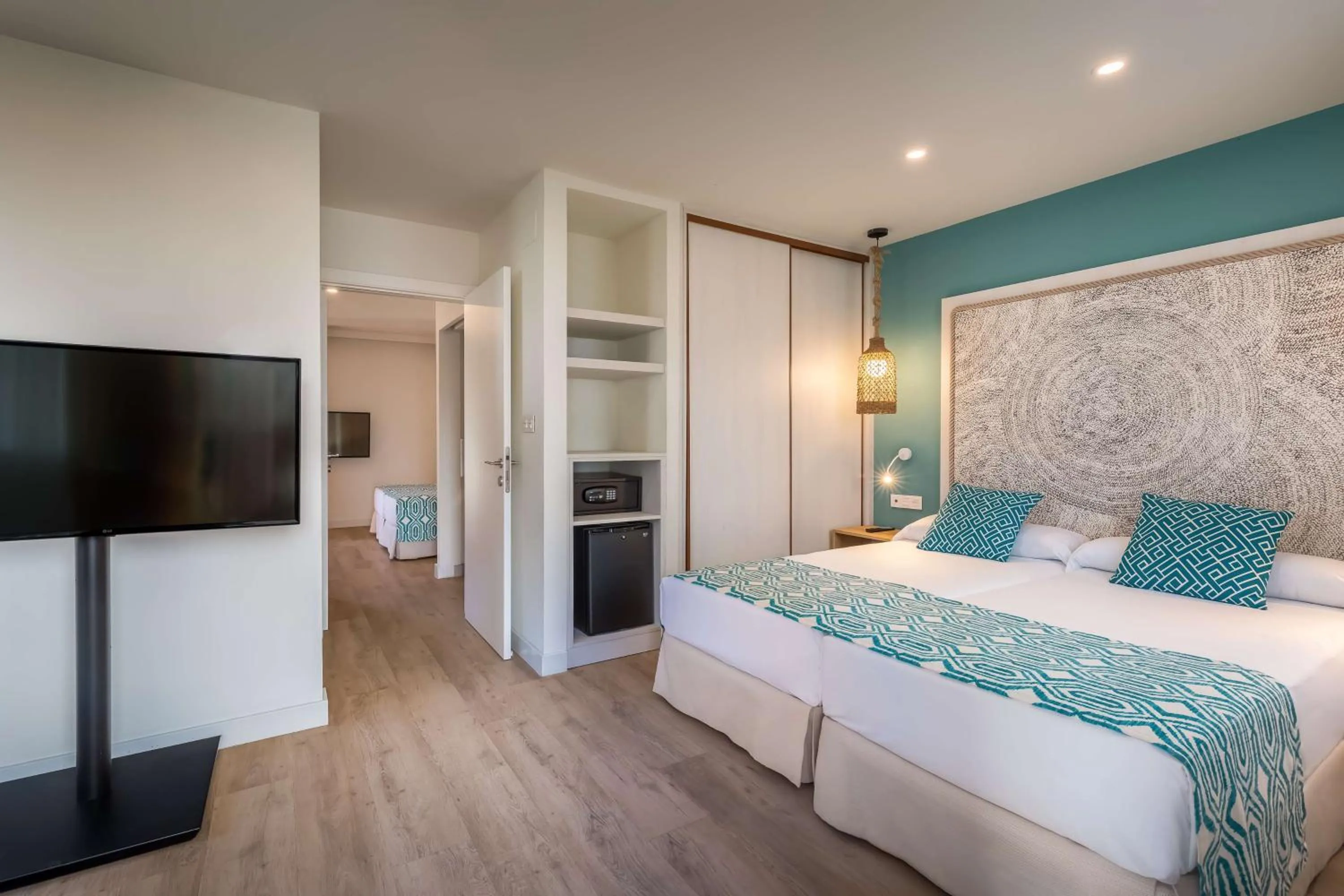 Bedroom, Bed in Occidental Torremolinos Playa