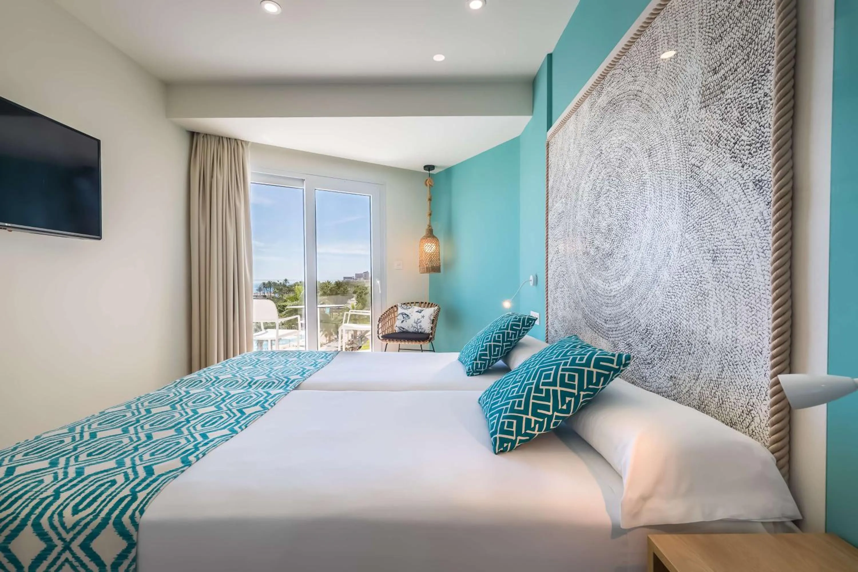 Bedroom, Bed in Occidental Torremolinos Playa