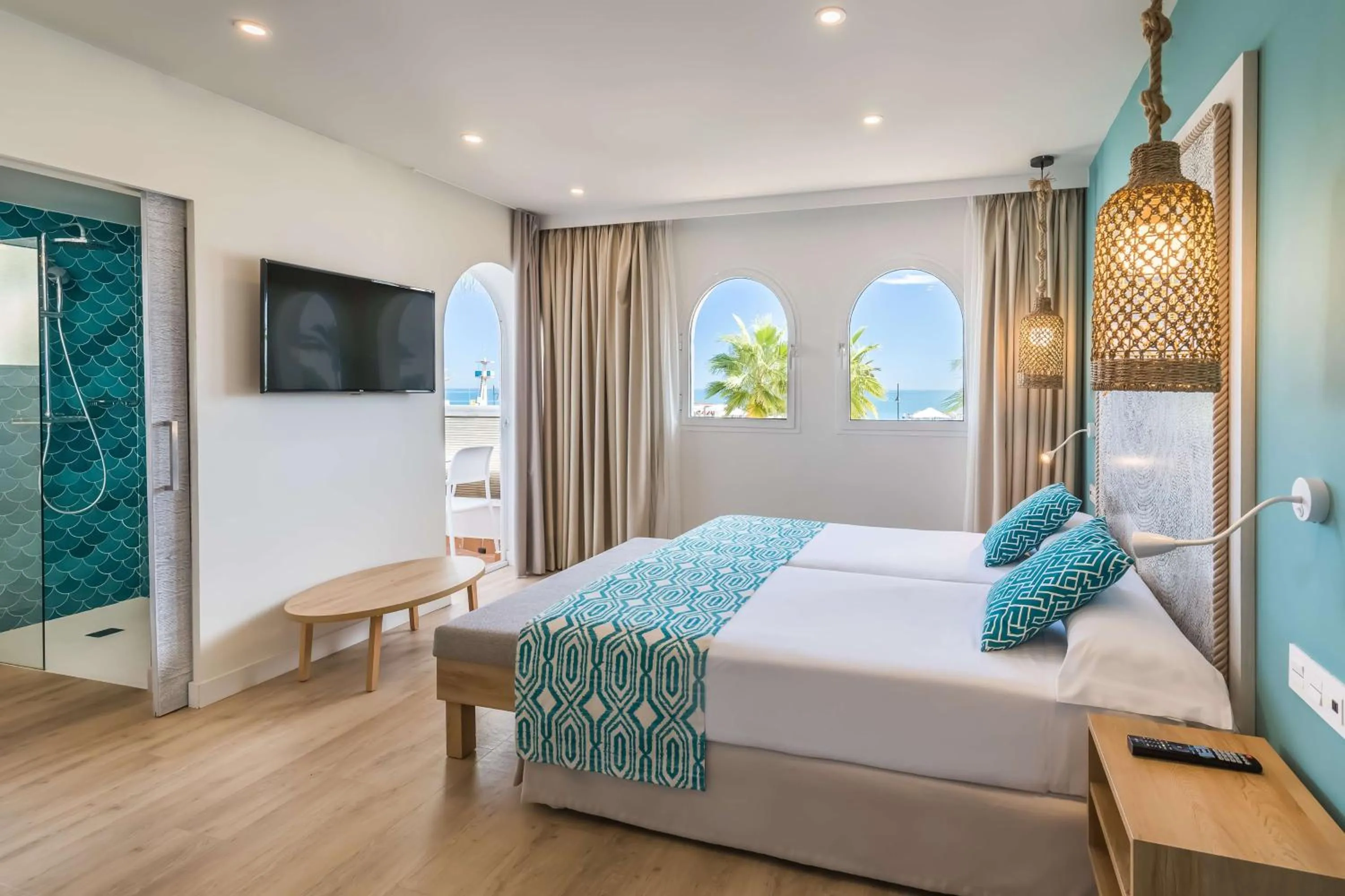 Bedroom, Bed in Occidental Torremolinos Playa