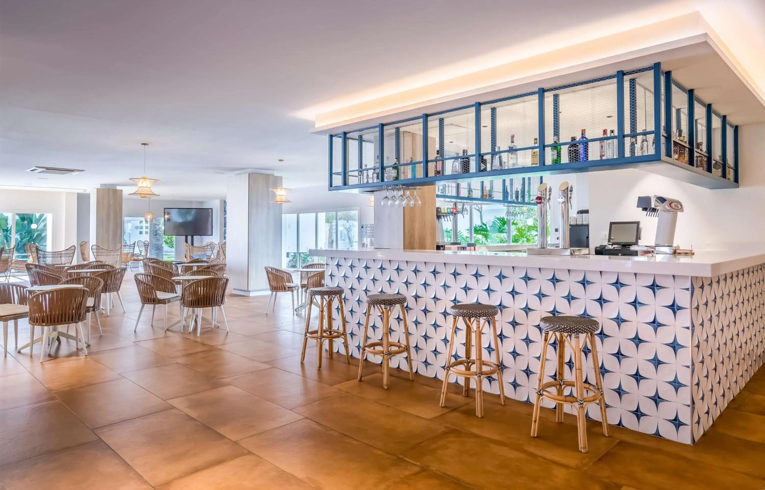 Lounge or bar in Occidental Torremolinos Playa