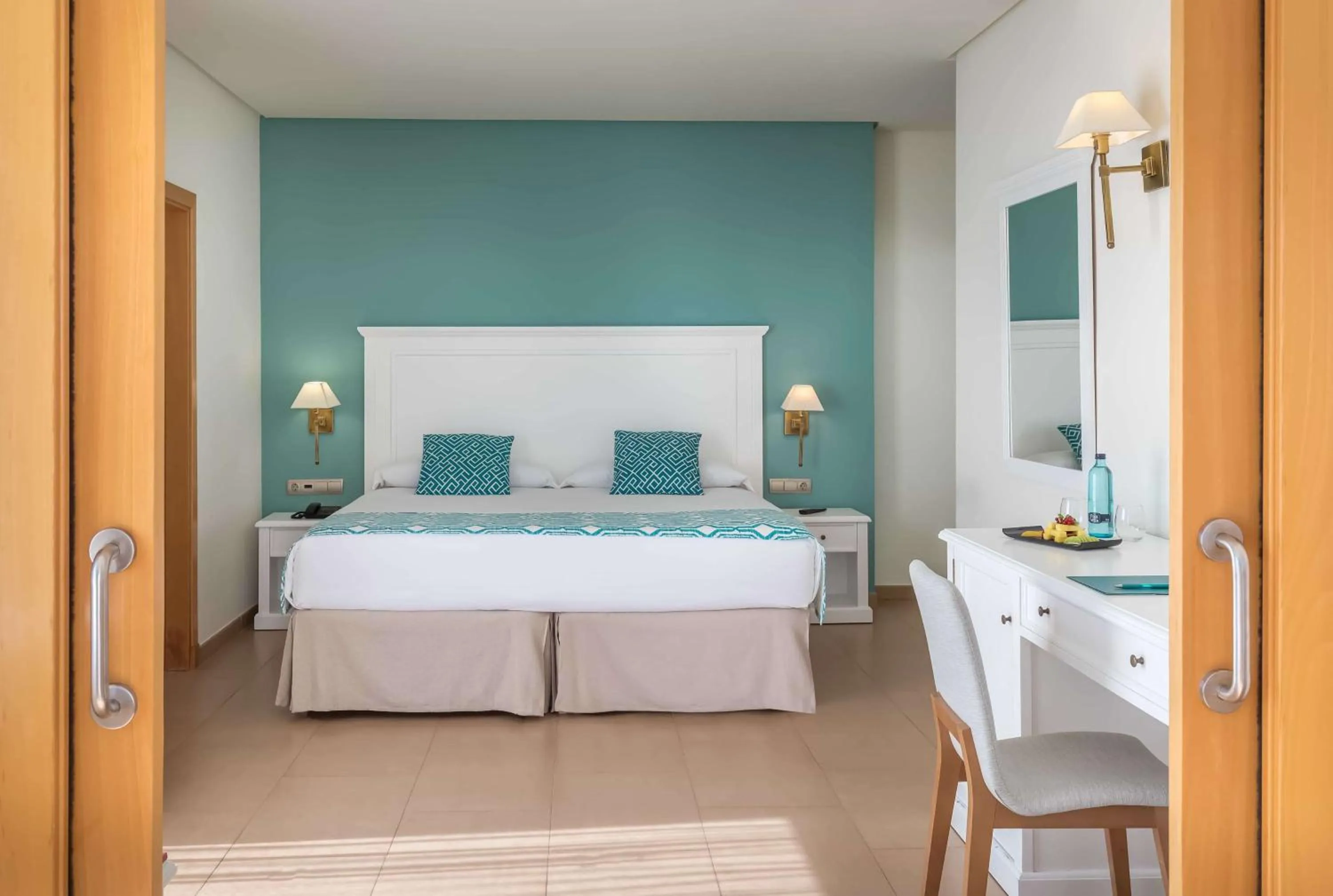 Photo of the whole room, Bed in Occidental Torremolinos Playa