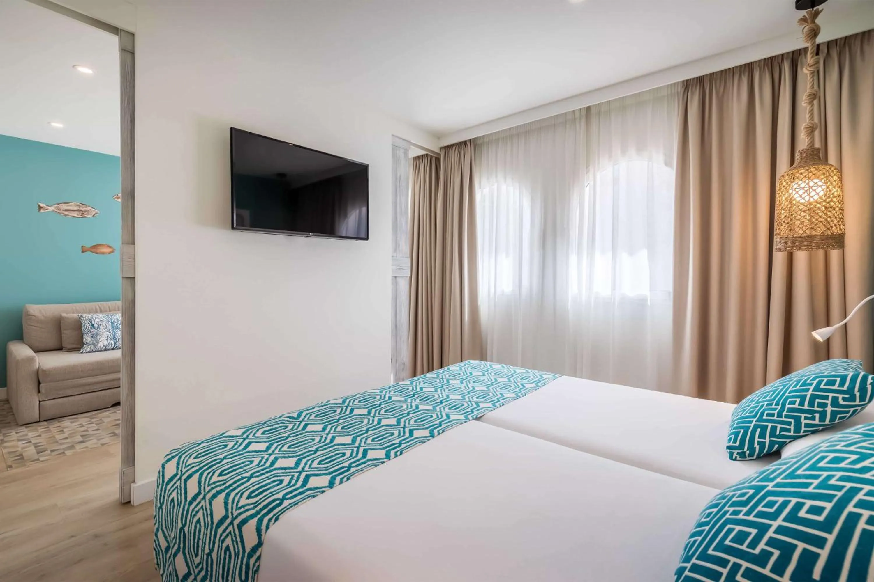 Bedroom, Bed in Occidental Torremolinos Playa