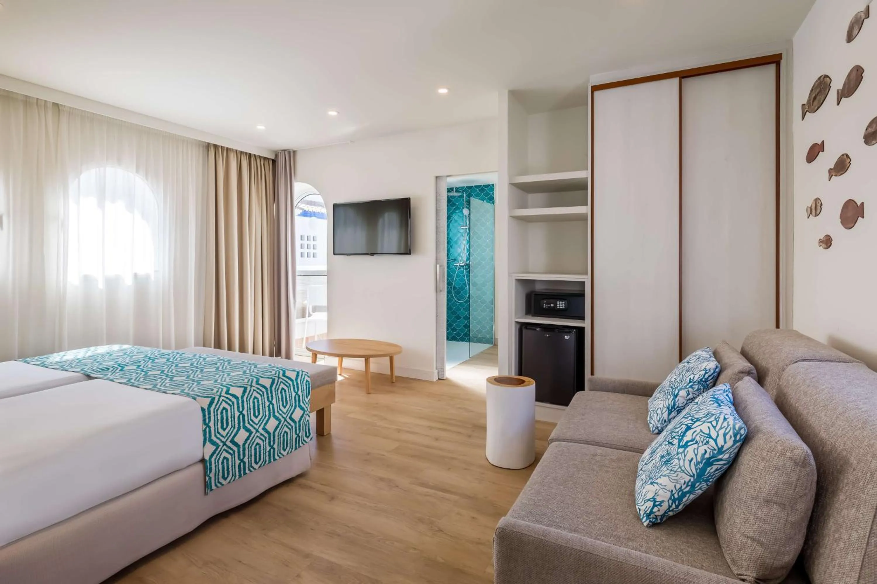 Bedroom, Bed in Occidental Torremolinos Playa