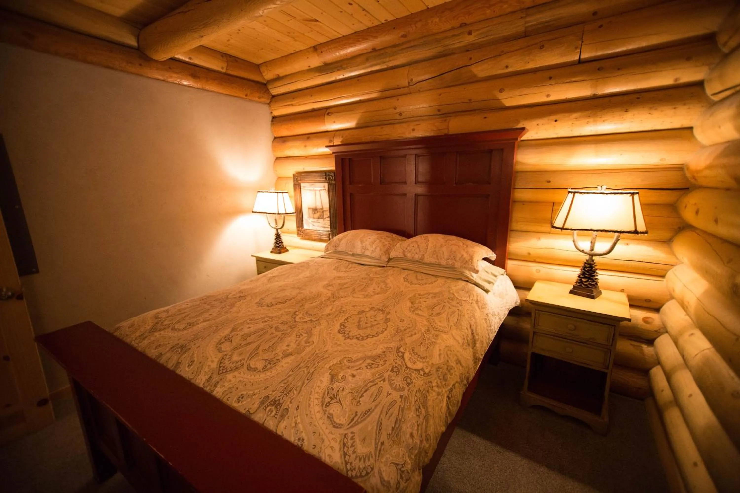 Bed in The Pines at Island Park