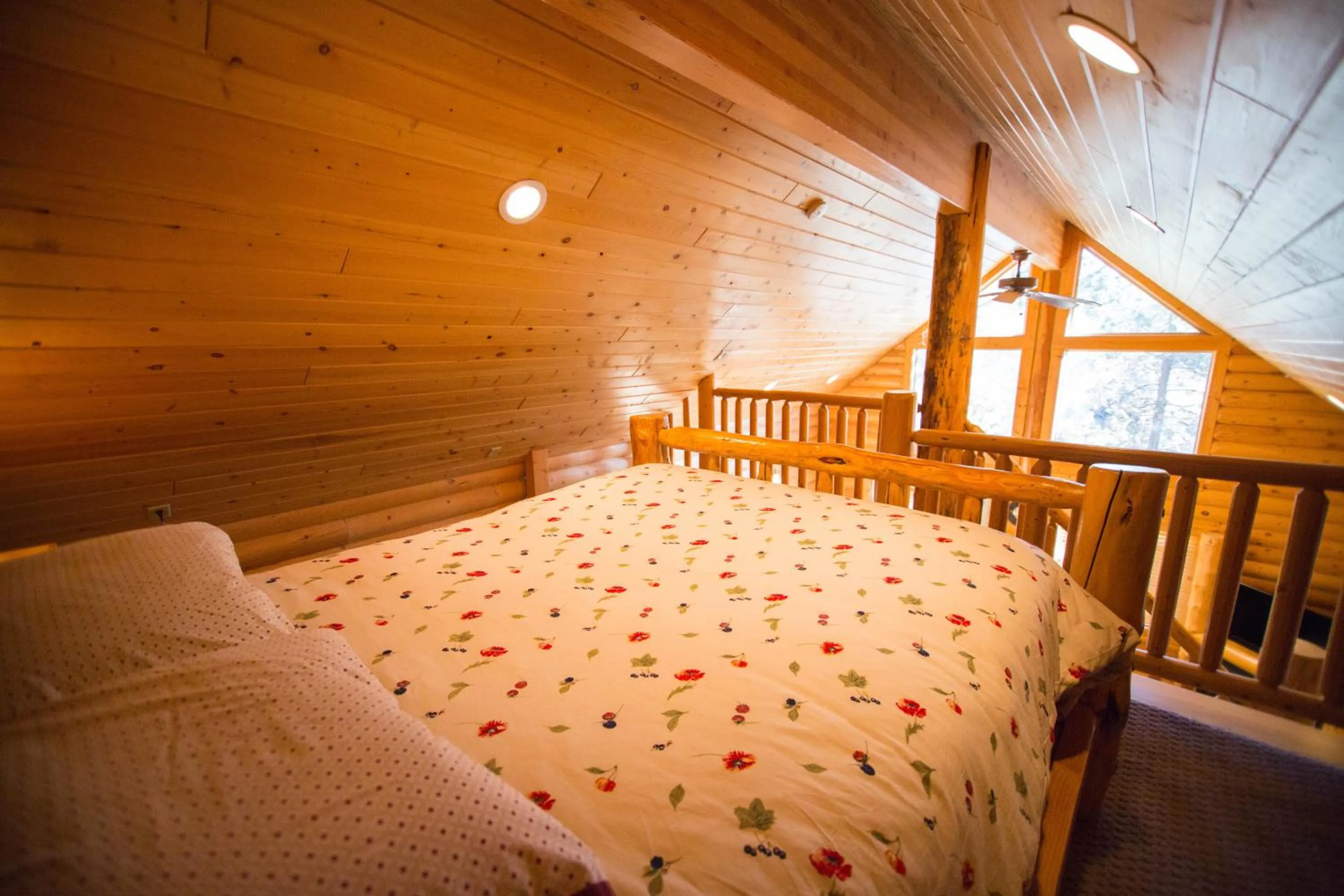 Bed in The Pines at Island Park