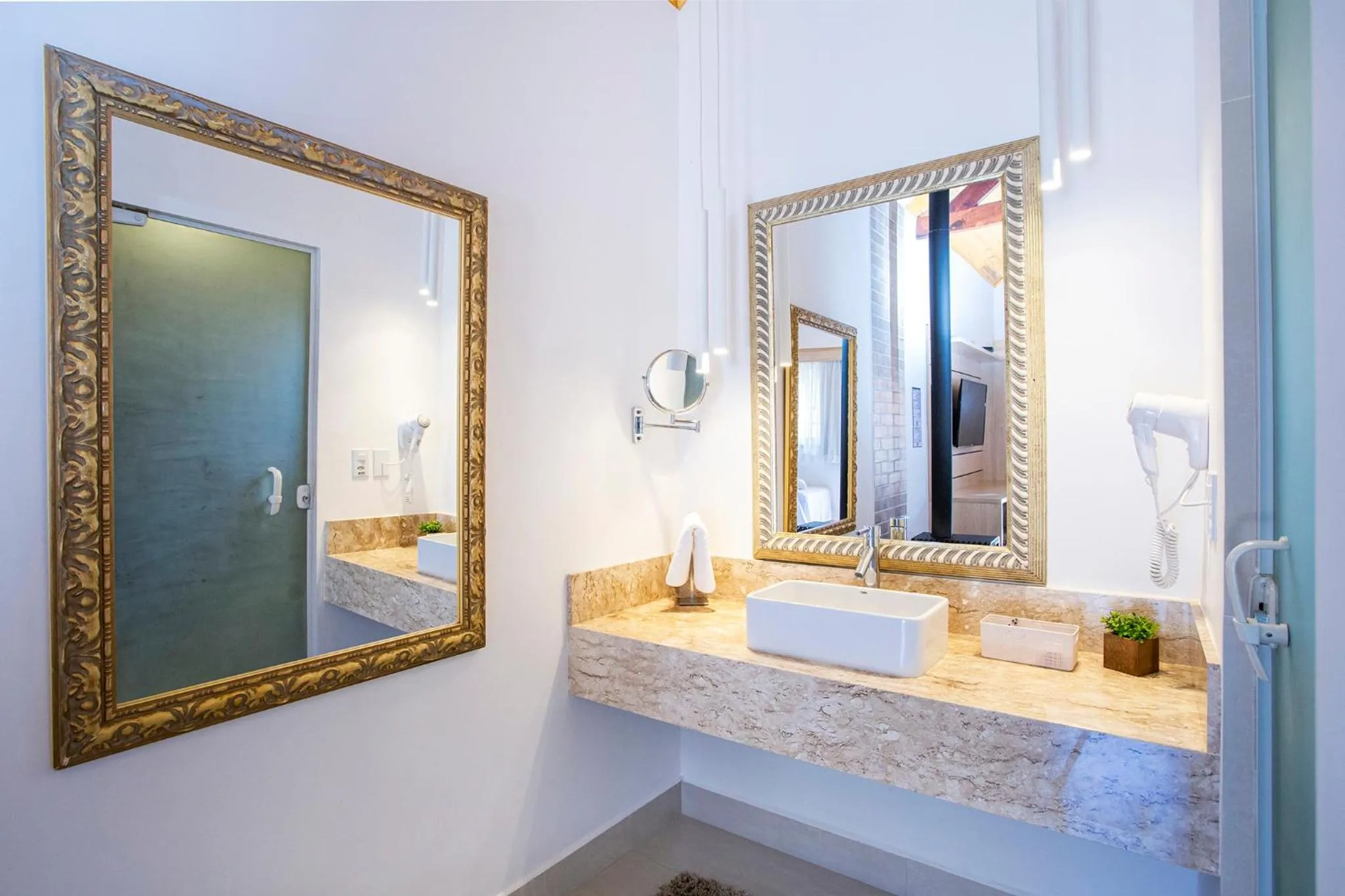 Bathroom in Pousada das Videiras