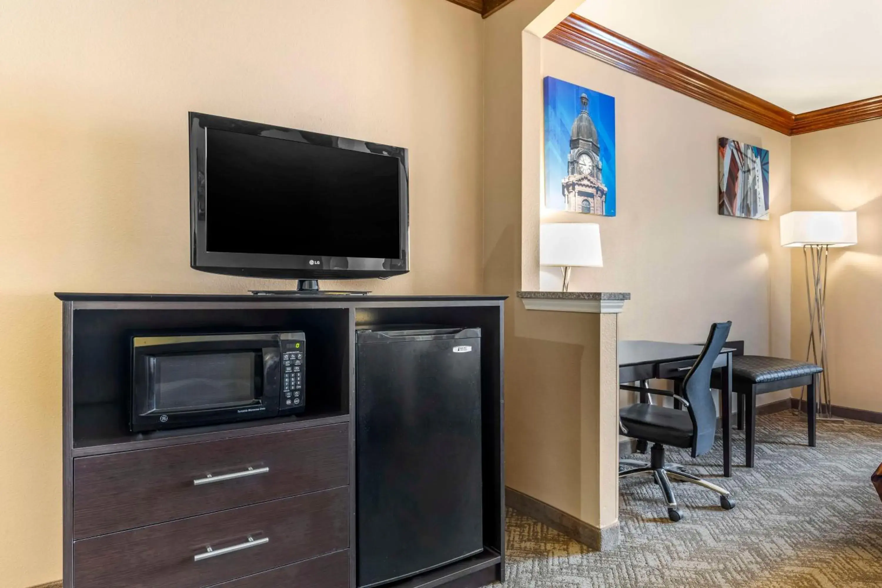 Photo of the whole room in Best Western Fort Worth Inn & Suites Photo of the whole room in Best Western Fort Worth Inn & Suites