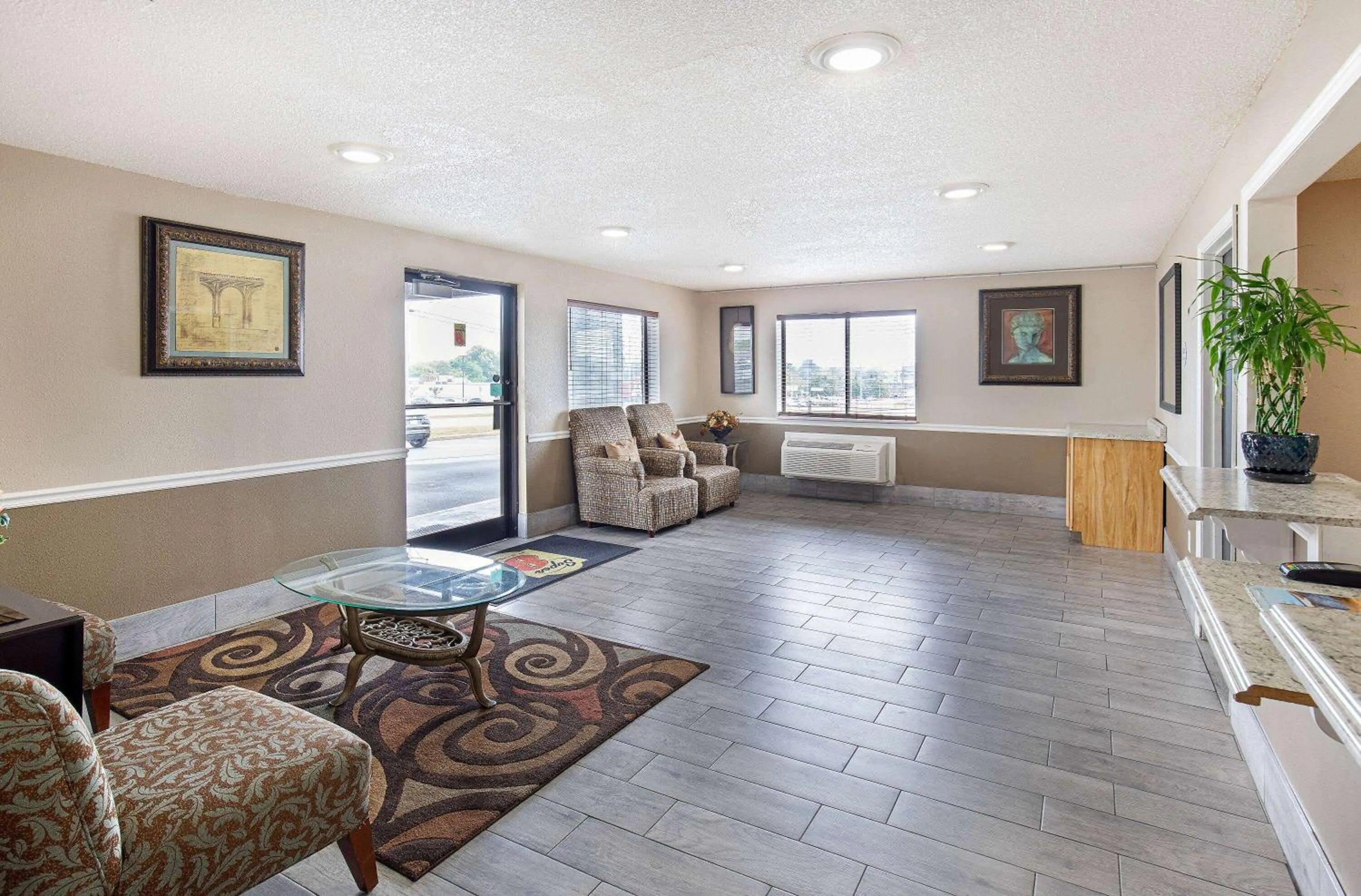 Lobby or reception in Super 8 by Wyndham Somerset