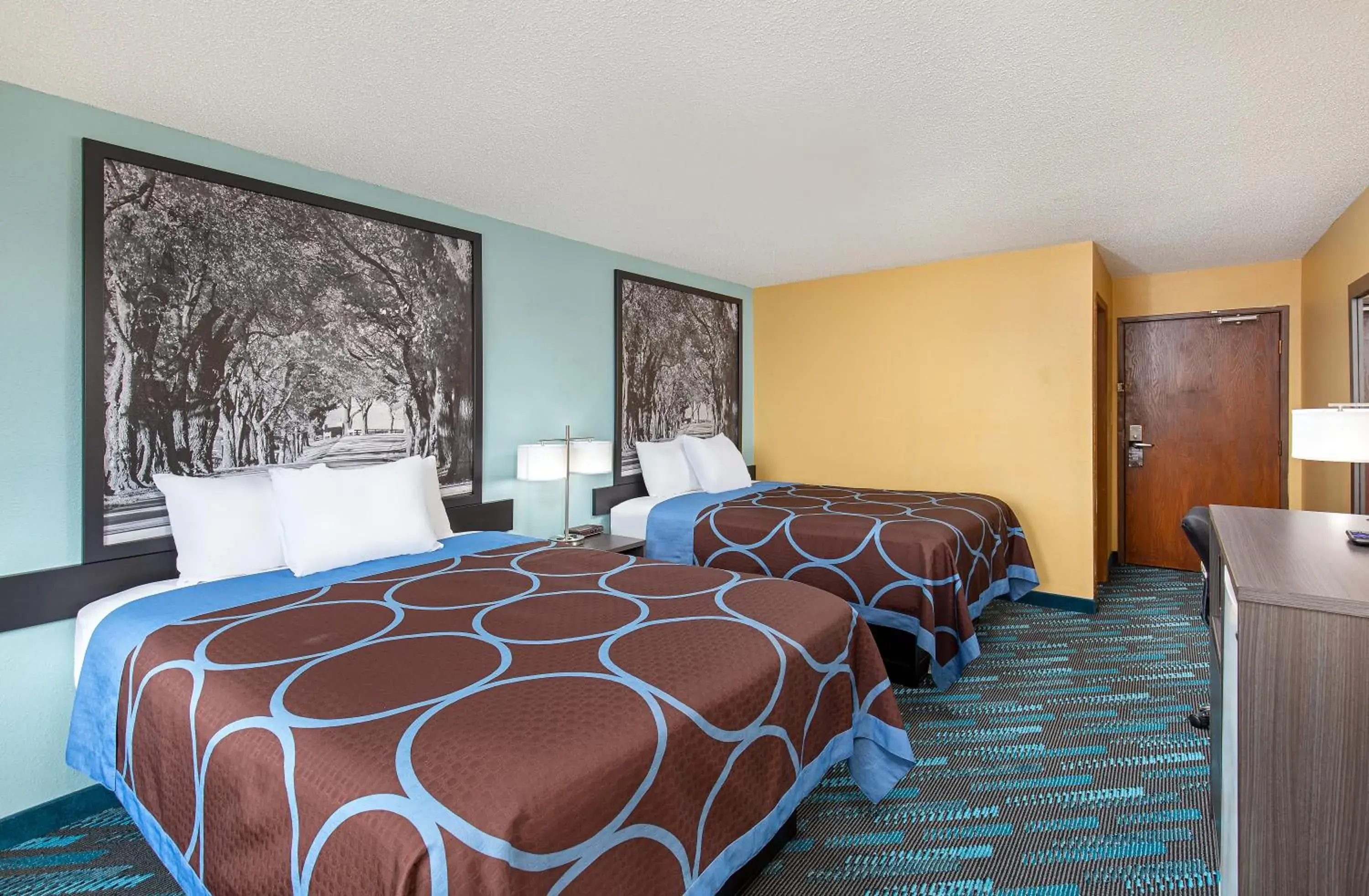 Queen Room with Two Queen Beds - Non-Smoking in Super 8 by Wyndham Somerset Queen Room with Two Queen Beds - Non-Smoking in Super 8 by Wyndham Somerset