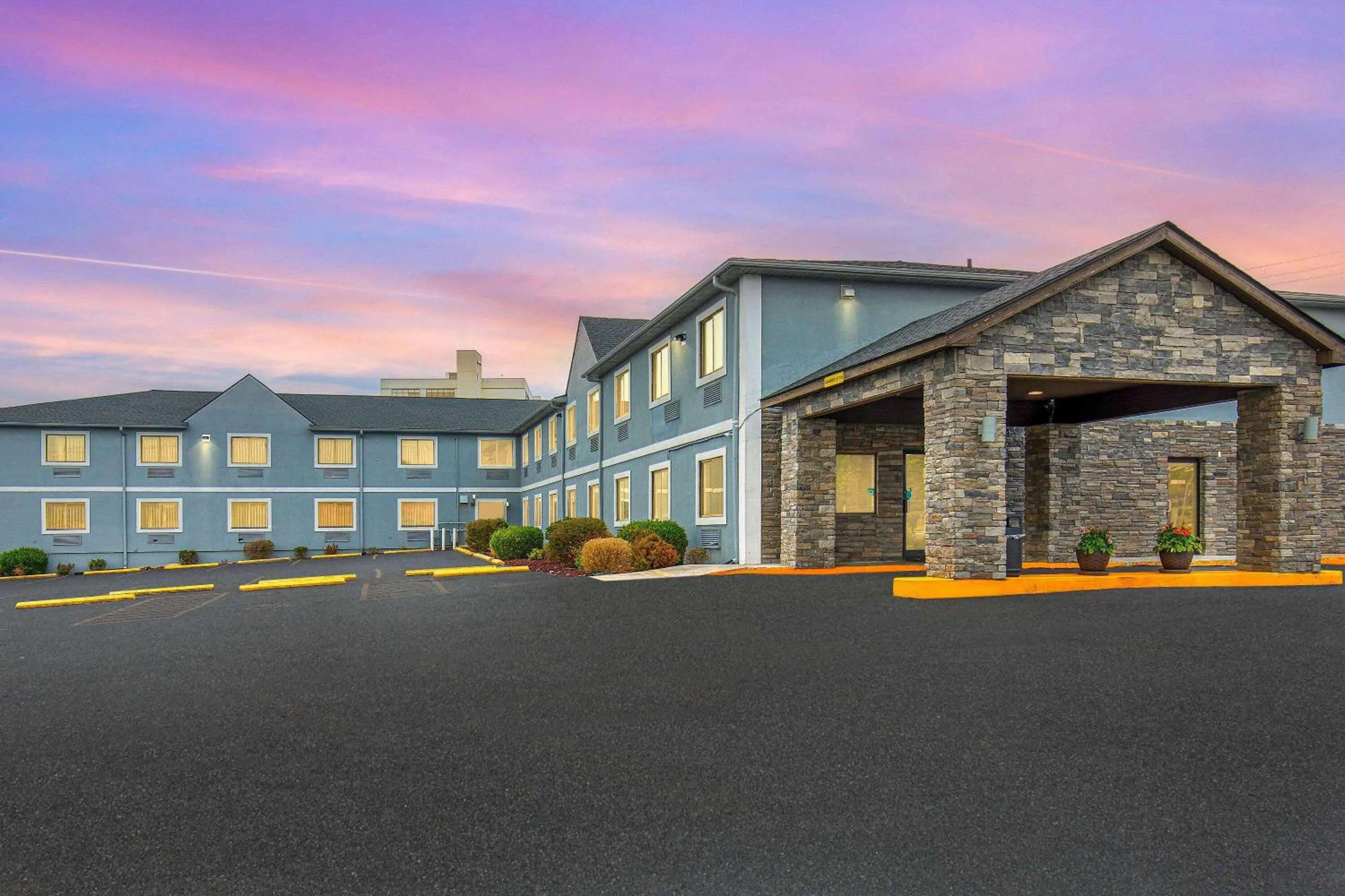 Property building in Super 8 by Wyndham Somerset