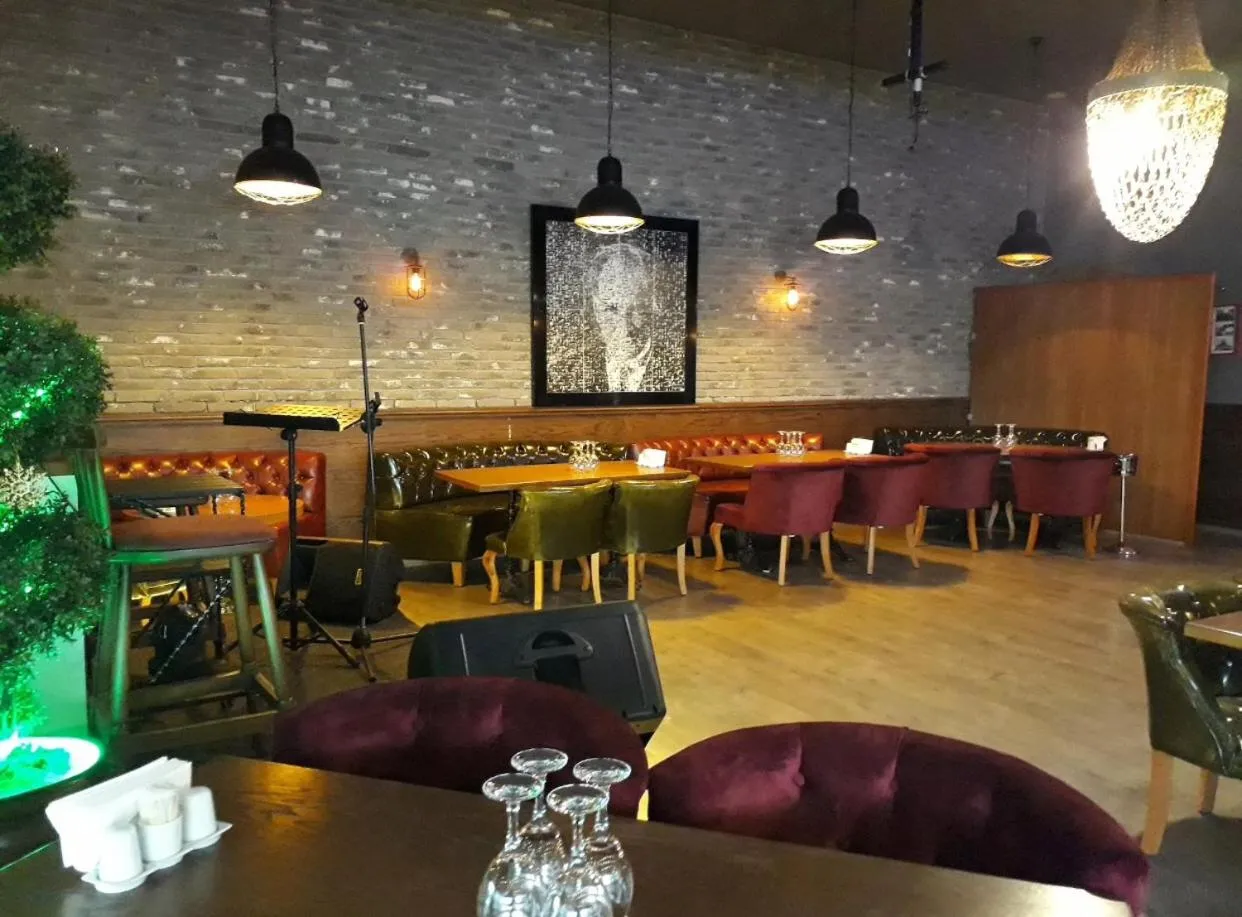 Restaurant/places to eat in FALCON PalaS OTEL