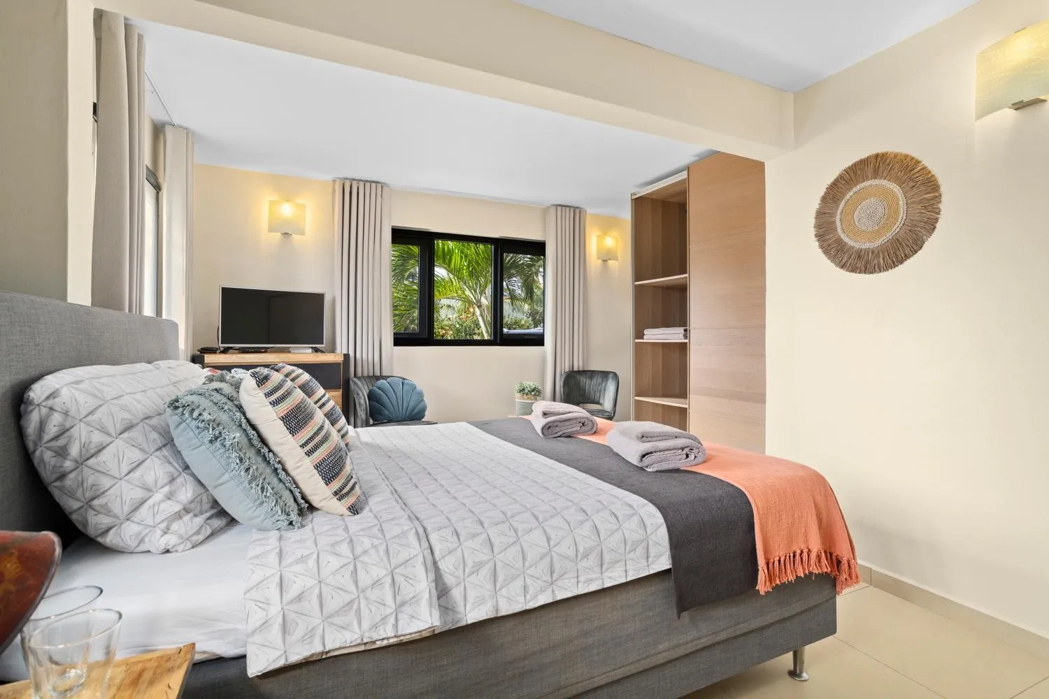 Property building, Bed in Oasis guesthouse, Boutique Style Hotel