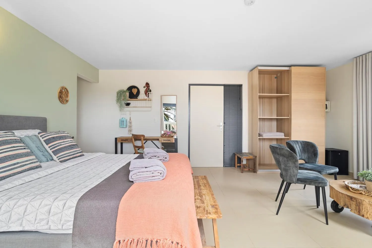 Property building, Bed in Oasis guesthouse, Boutique Style Hotel