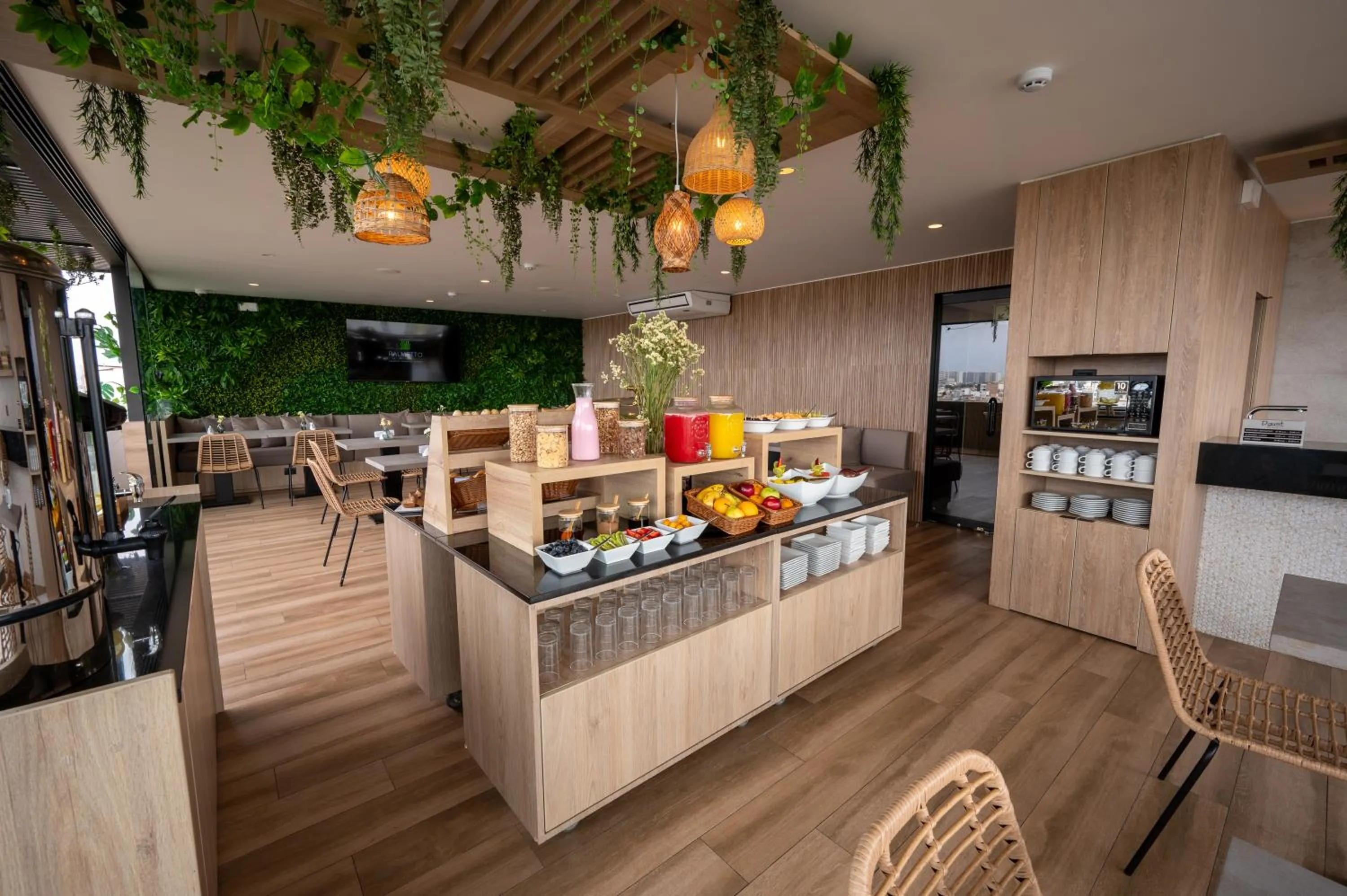 Restaurant/places to eat in Palmetto Hotel Business San Miguel