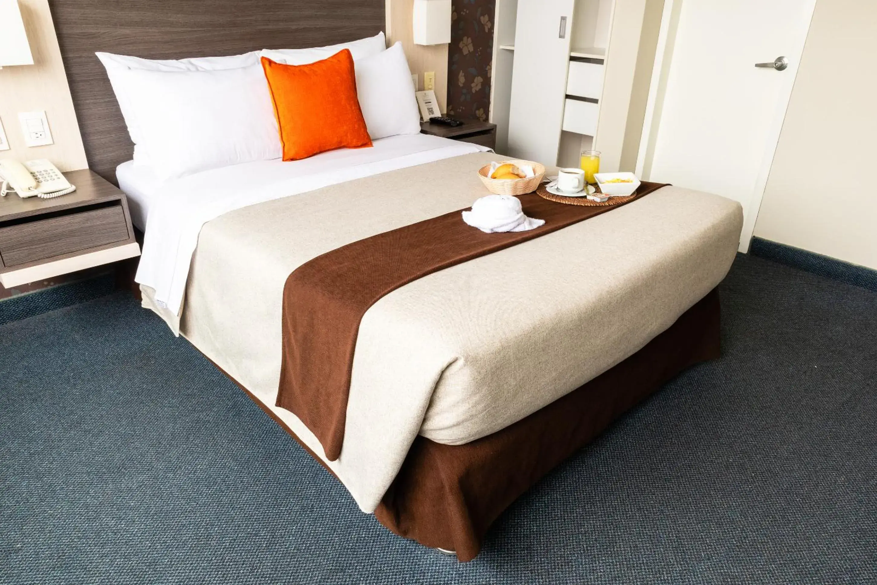 Bed in Palmetto Hotel Business San Miguel Bed in Palmetto Hotel Business San Miguel