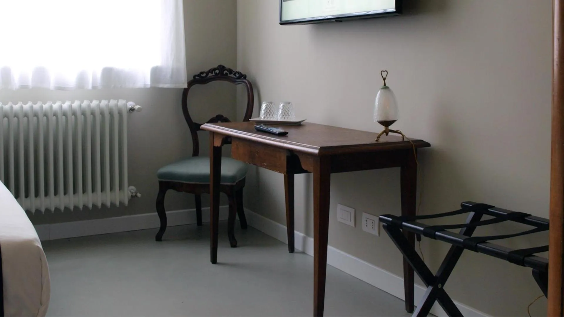 TV and multimedia in Villa Gotti Charming Rooms