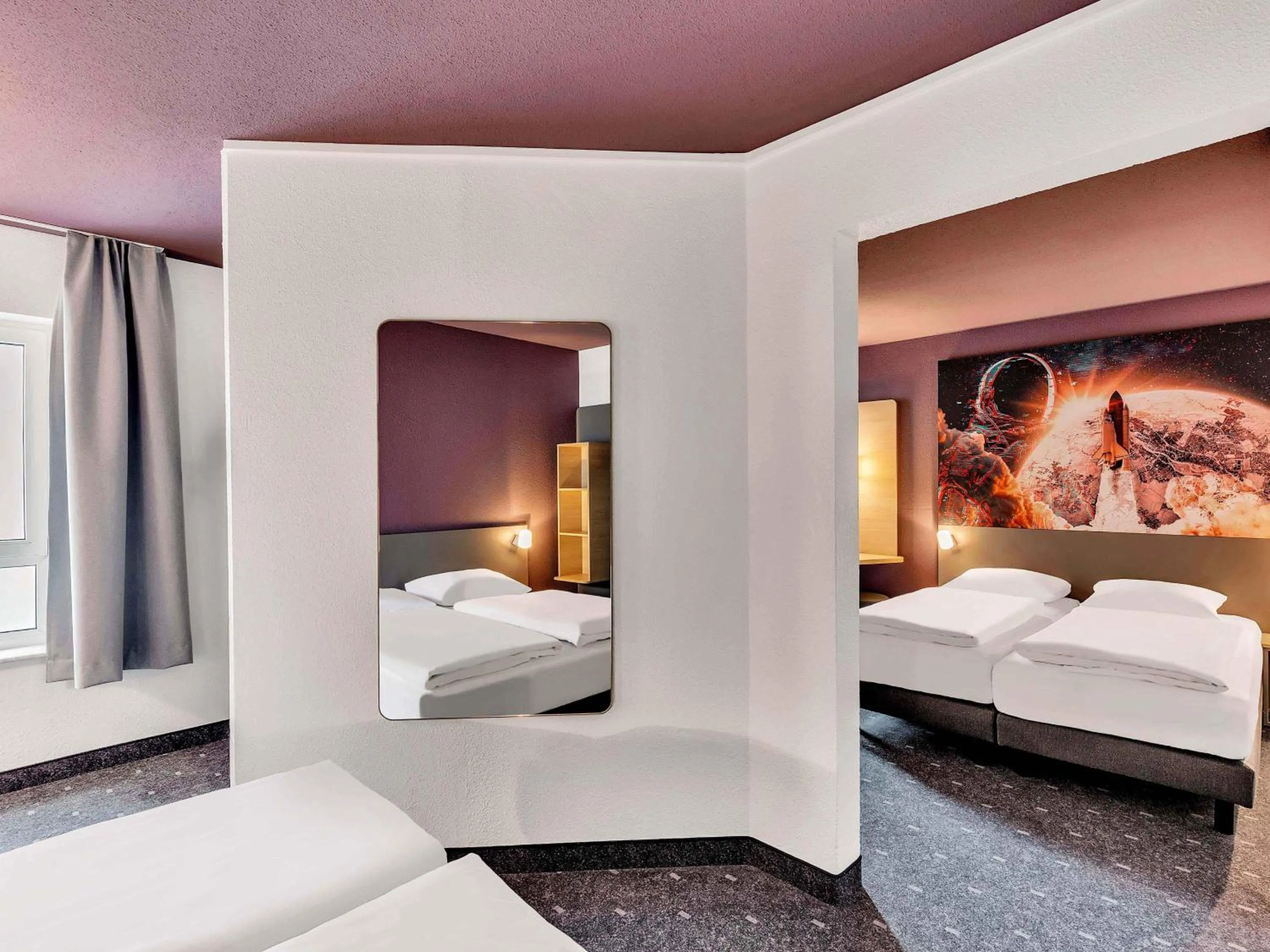 Photo of the whole room, Bed in B&B Hotel Bremen-Altstadt