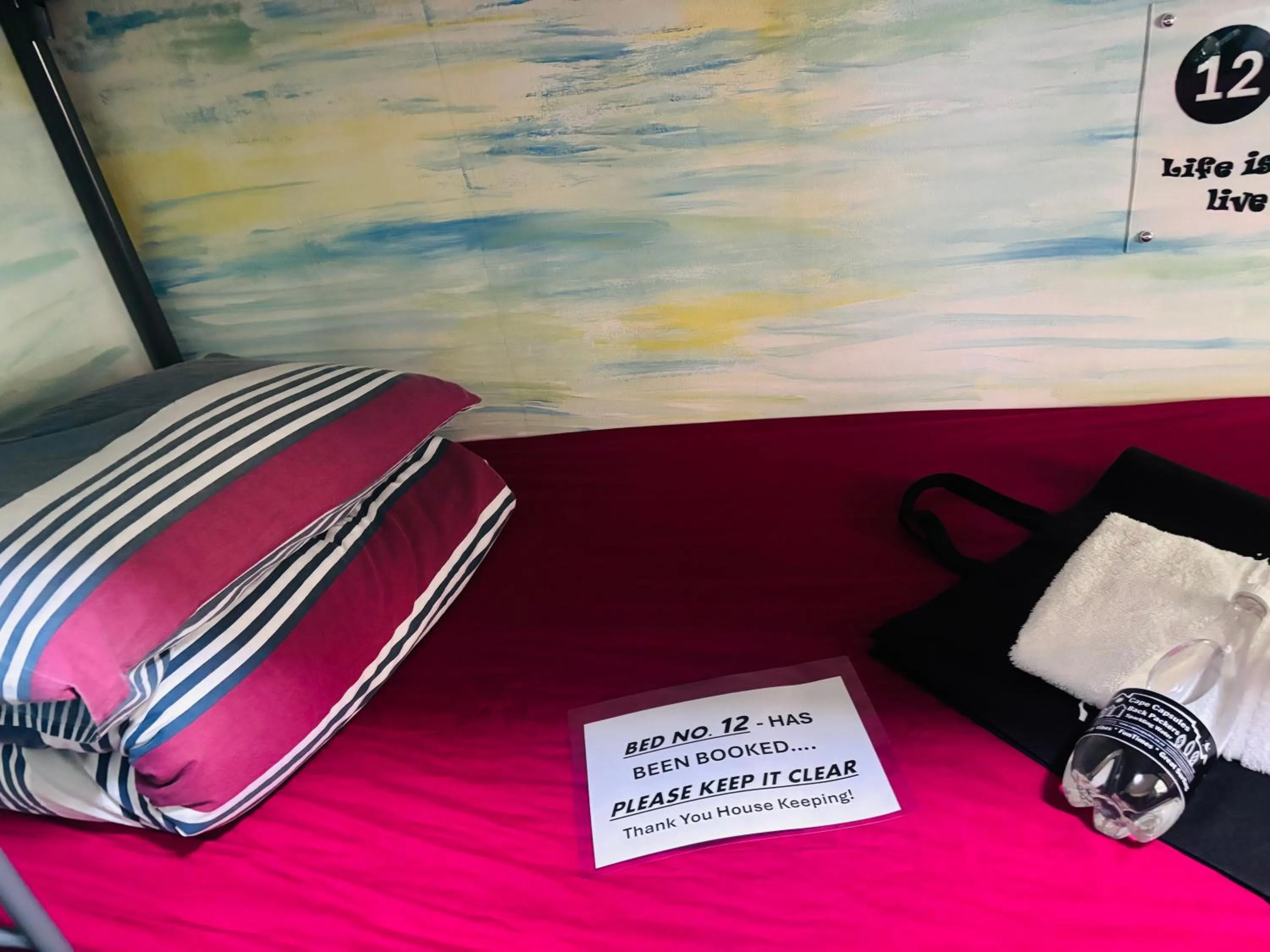 bunk bed, Bed in Cape Capsules