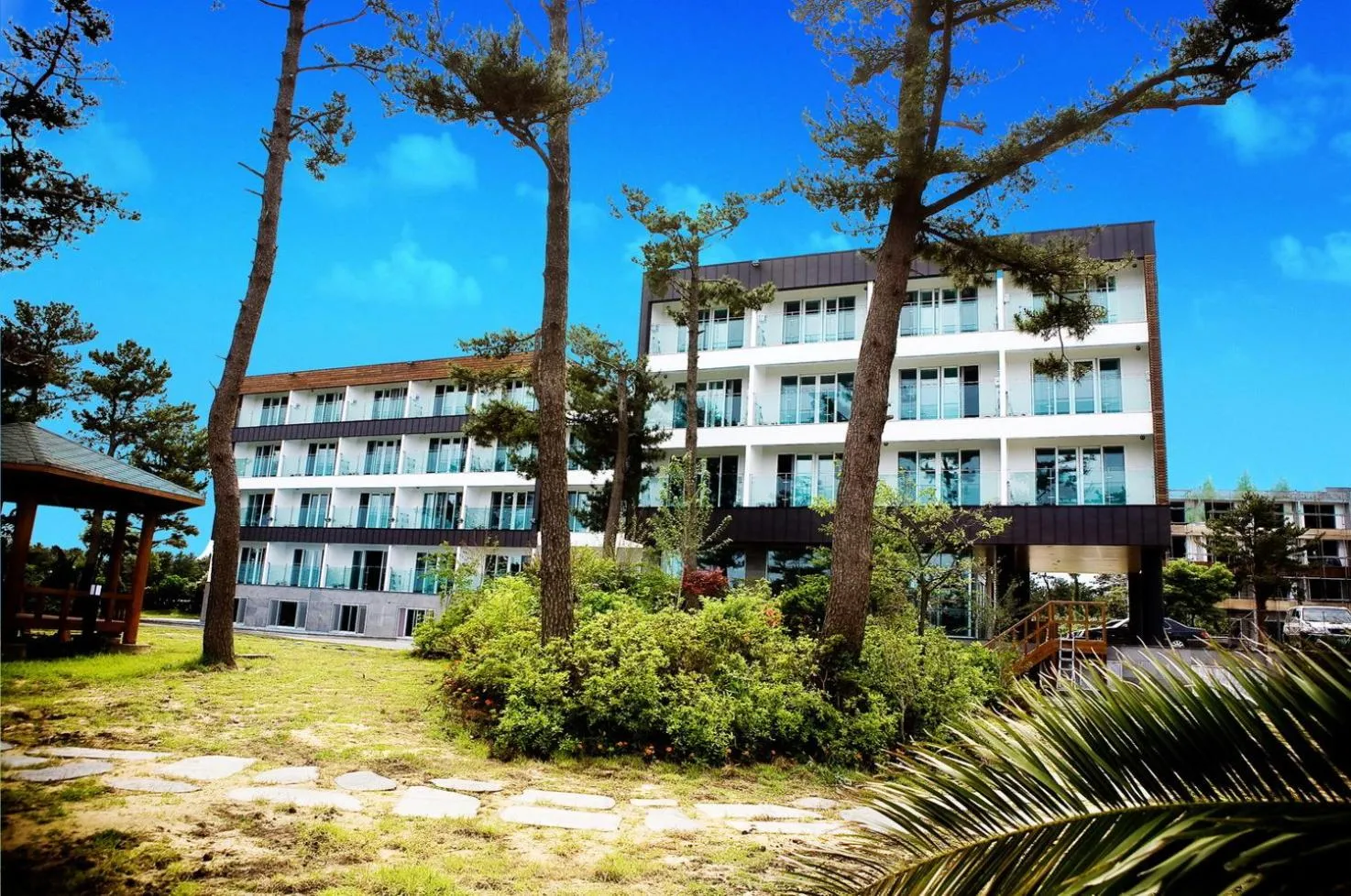 Facade/entrance in Cordelia Resort