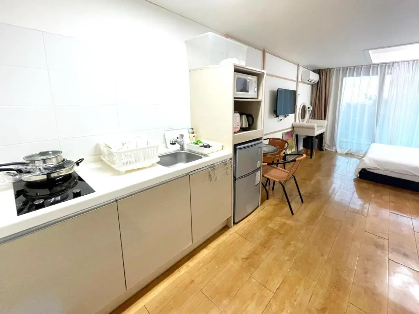 Kitchen or kitchenette, Bed in Vengastay Kitchen or kitchenette, Bed in Vengastay