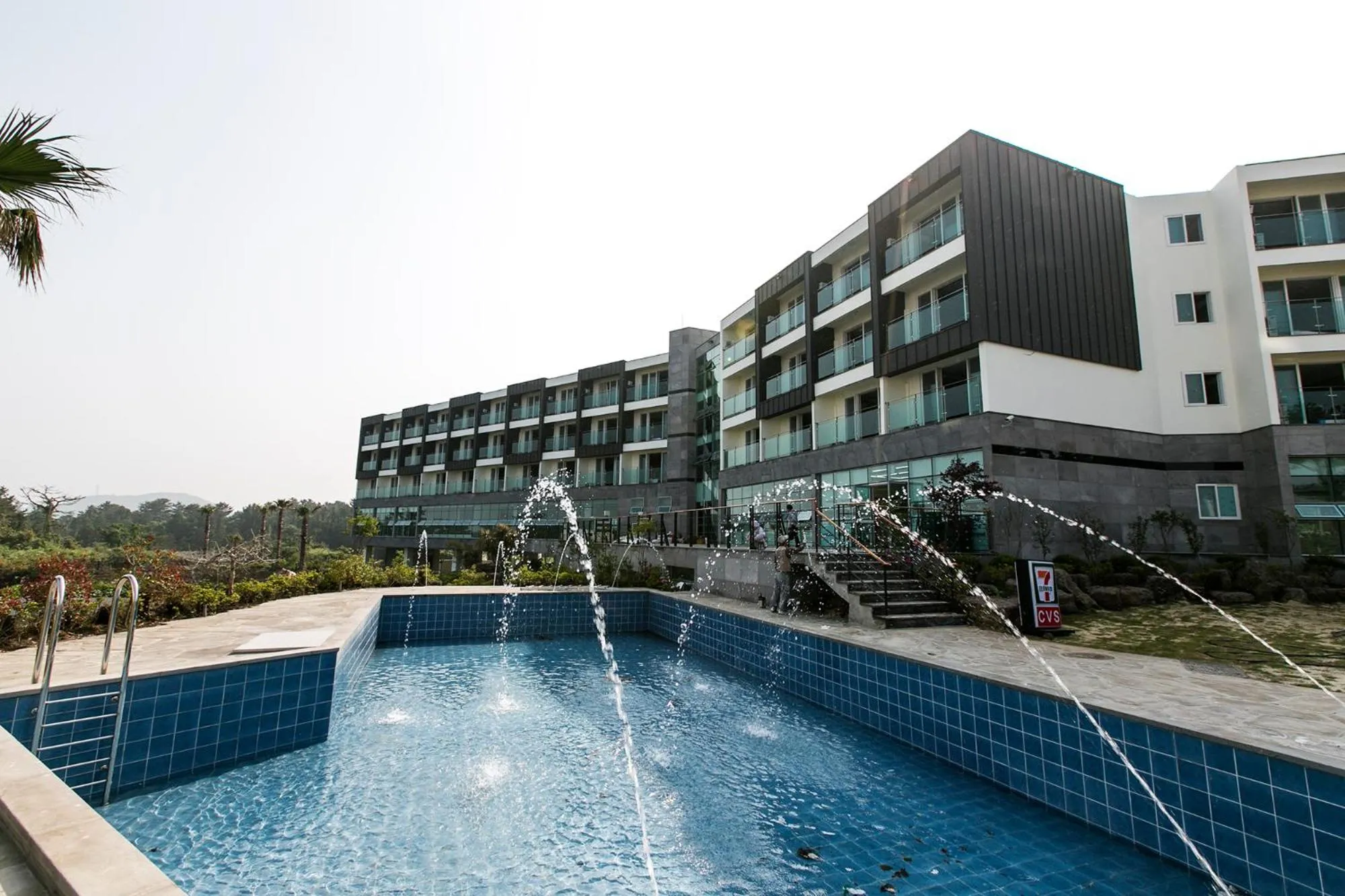 Pool view in Cordelia Resort