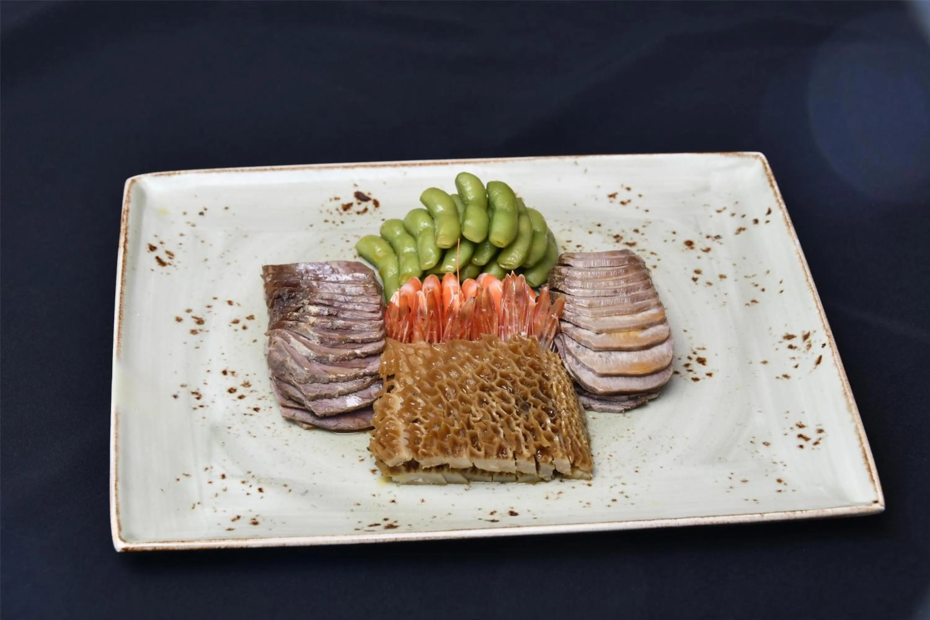 Restaurant/places to eat in Kempinski Hotel Chongqing - Complimentary 500ml Home-Brewed beer voucher upon check-in