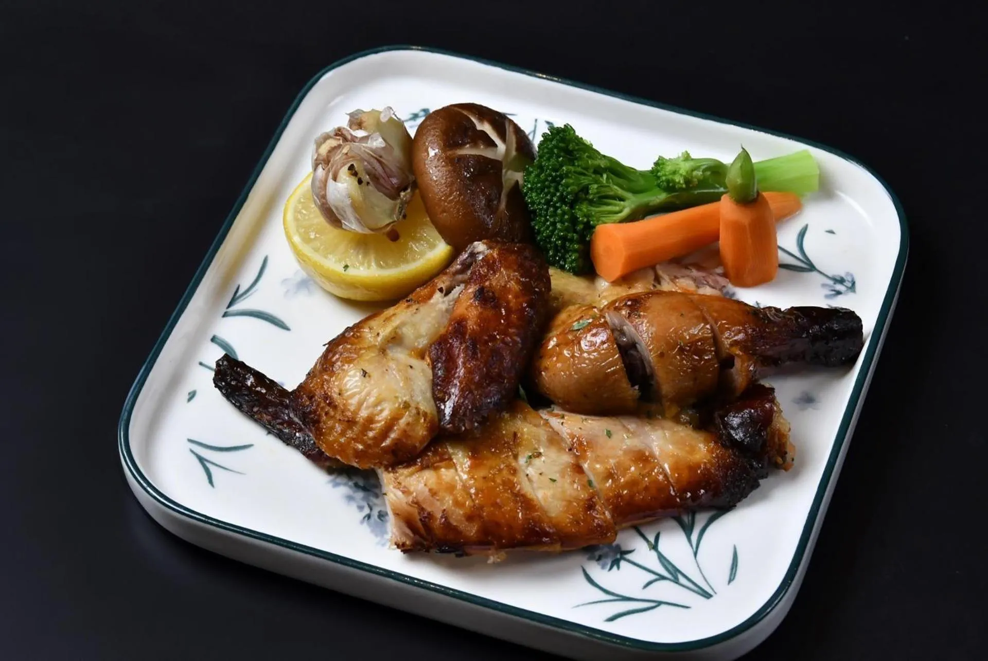 Restaurant/places to eat in Kempinski Hotel Chongqing - Complimentary 500ml Home-Brewed beer voucher upon check-in