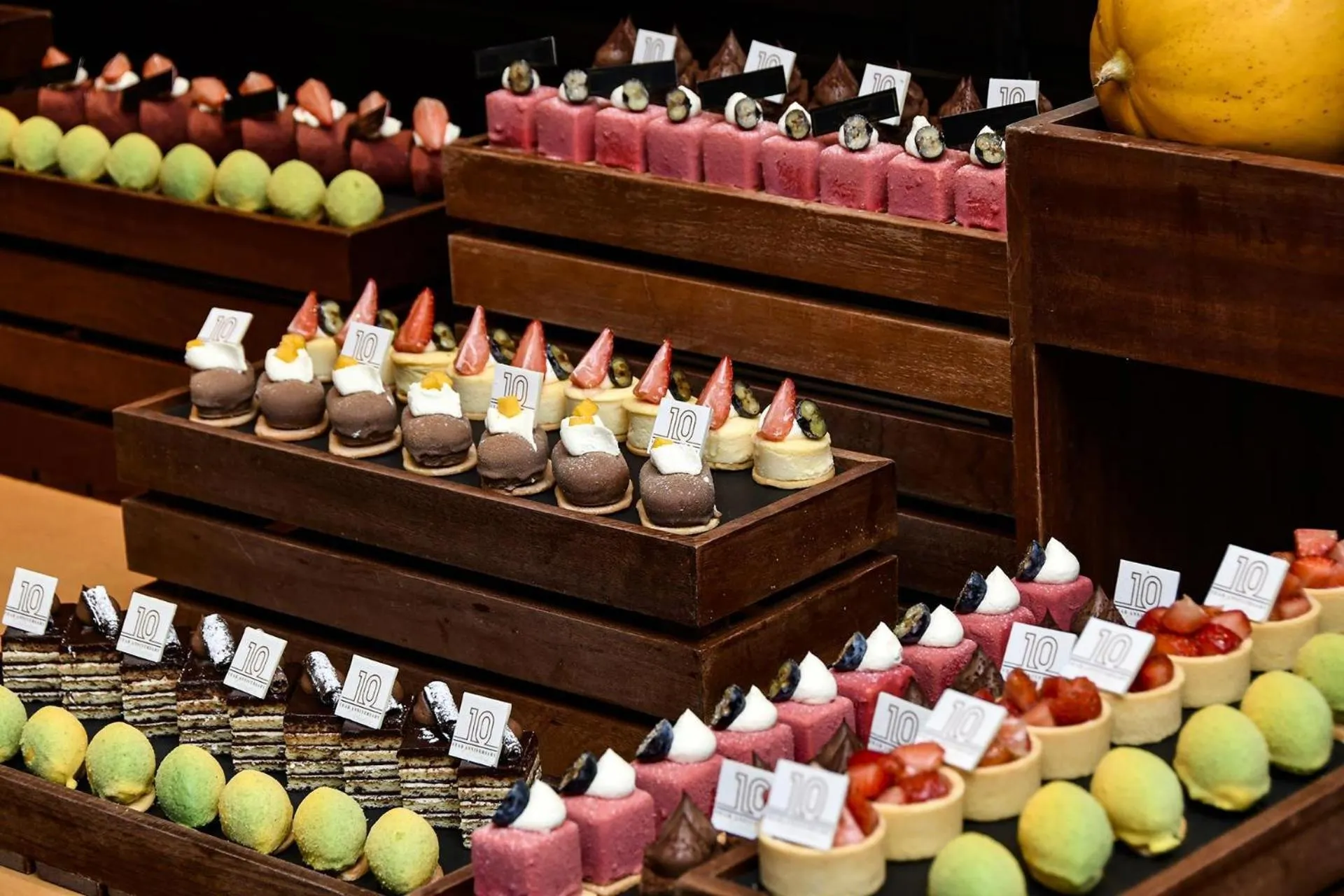 Restaurant/places to eat in Kempinski Hotel Chongqing - Complimentary 500ml Home-Brewed beer voucher upon check-in