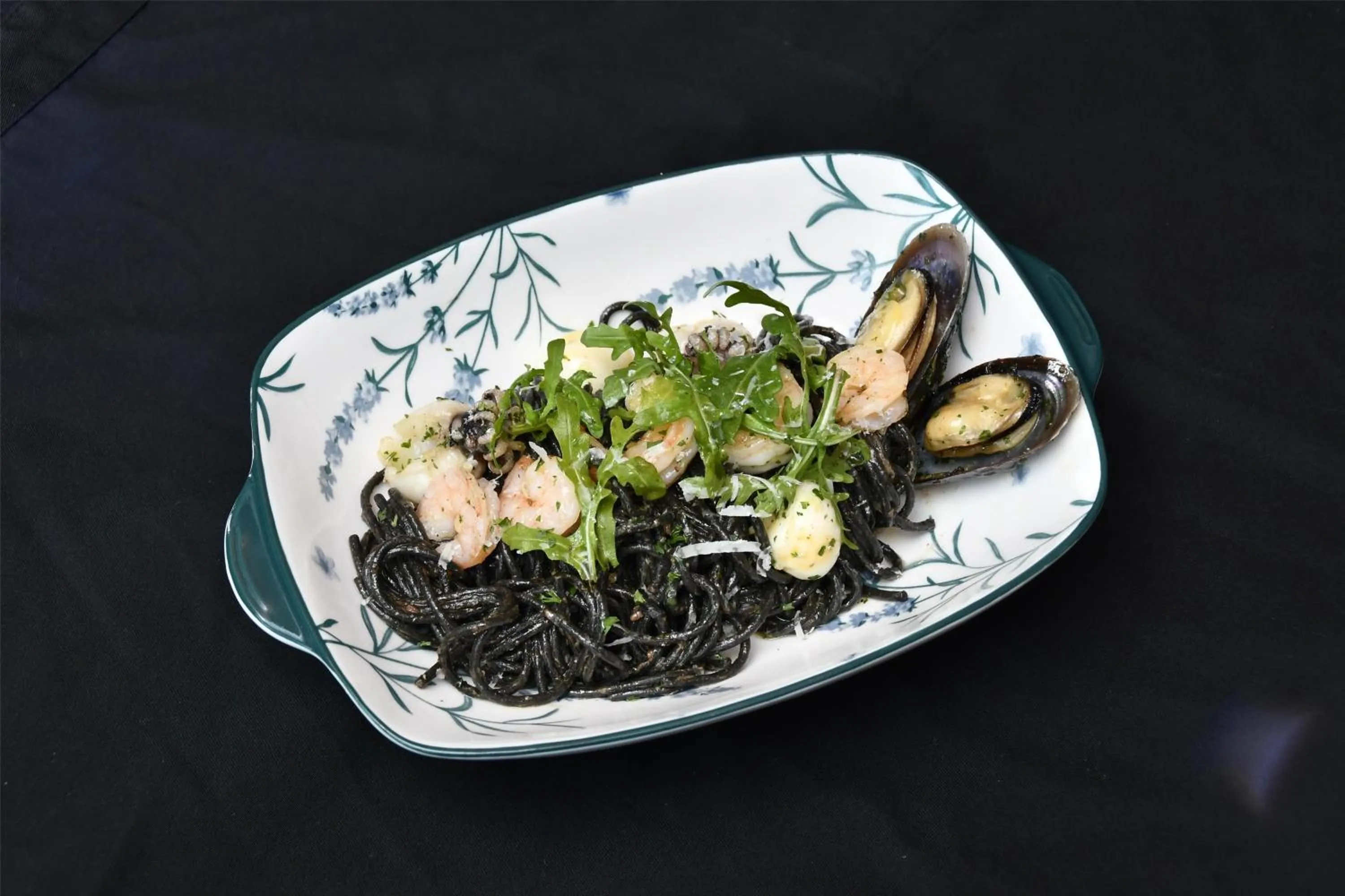 Restaurant/places to eat in Kempinski Hotel Chongqing - Complimentary 500ml Home-Brewed beer voucher upon check-in