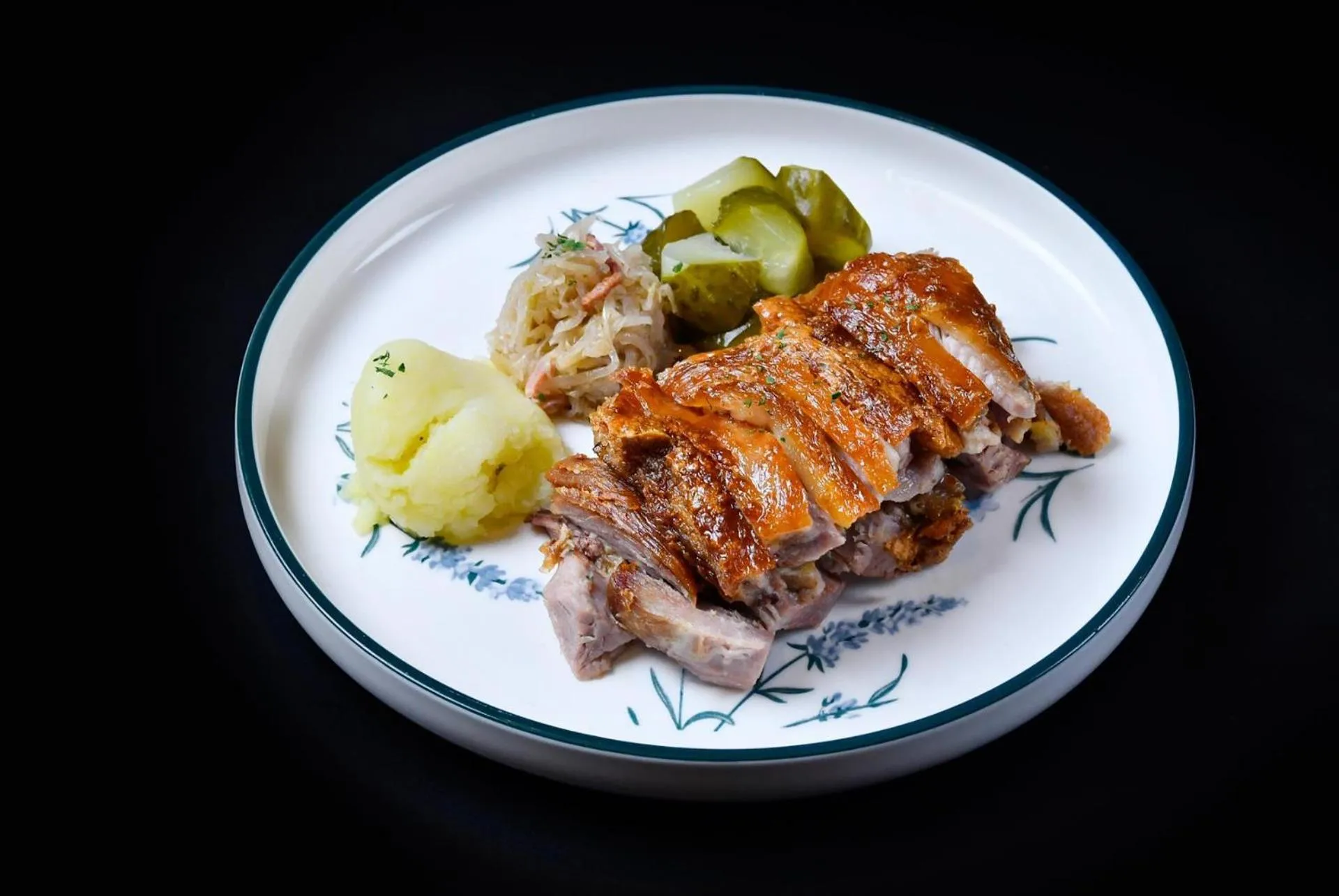 Restaurant/places to eat in Kempinski Hotel Chongqing - Complimentary 500ml Home-Brewed beer voucher upon check-in