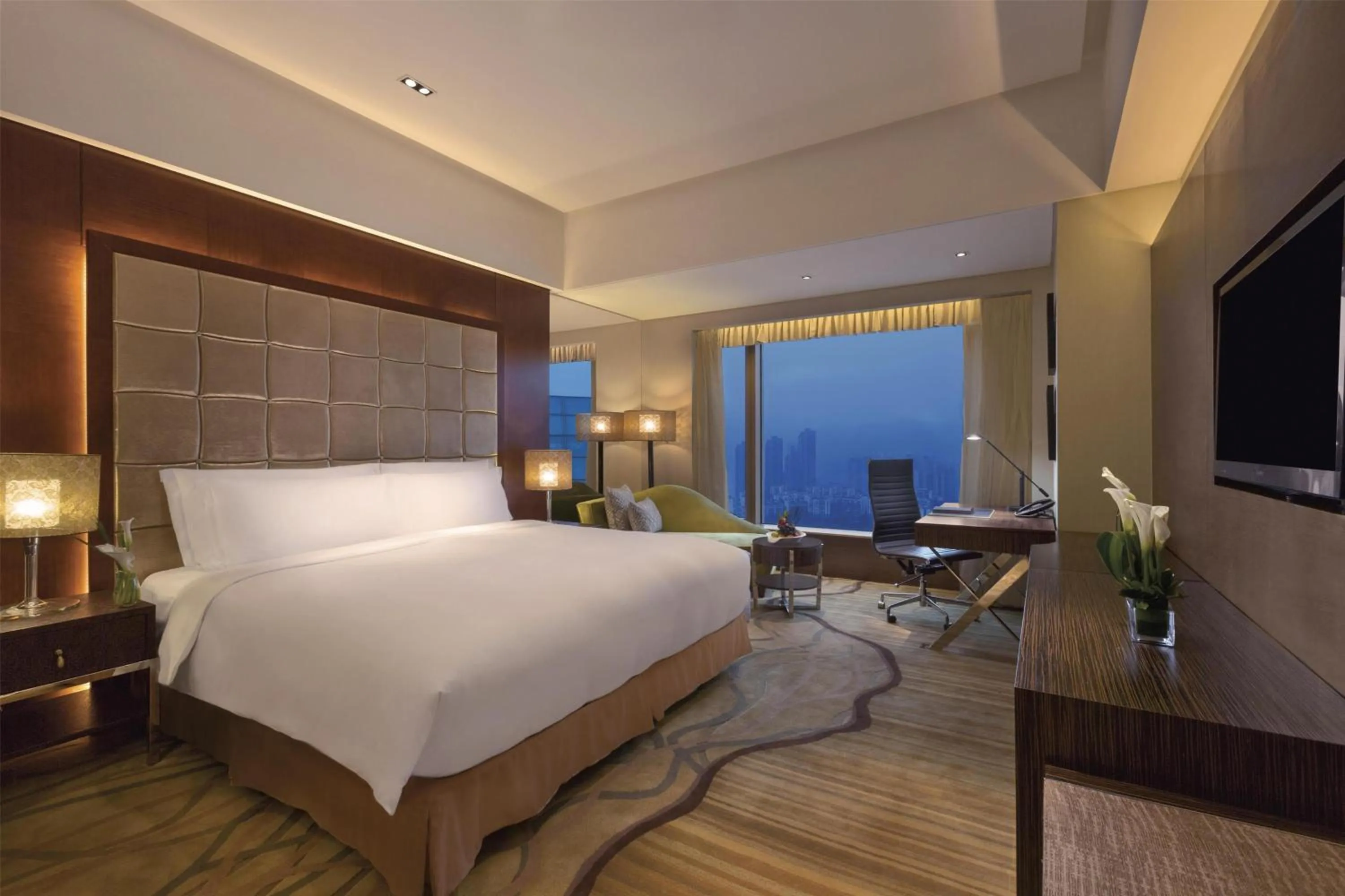 Bedroom, Bed in Kempinski Hotel Chongqing - Complimentary 500ml Home-Brewed beer voucher upon check-in