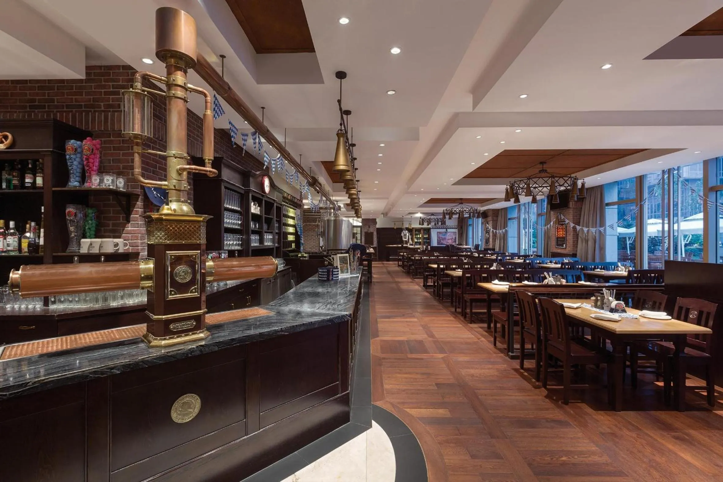 Restaurant/places to eat in Kempinski Hotel Chongqing - Complimentary 500ml Home-Brewed beer voucher upon check-in