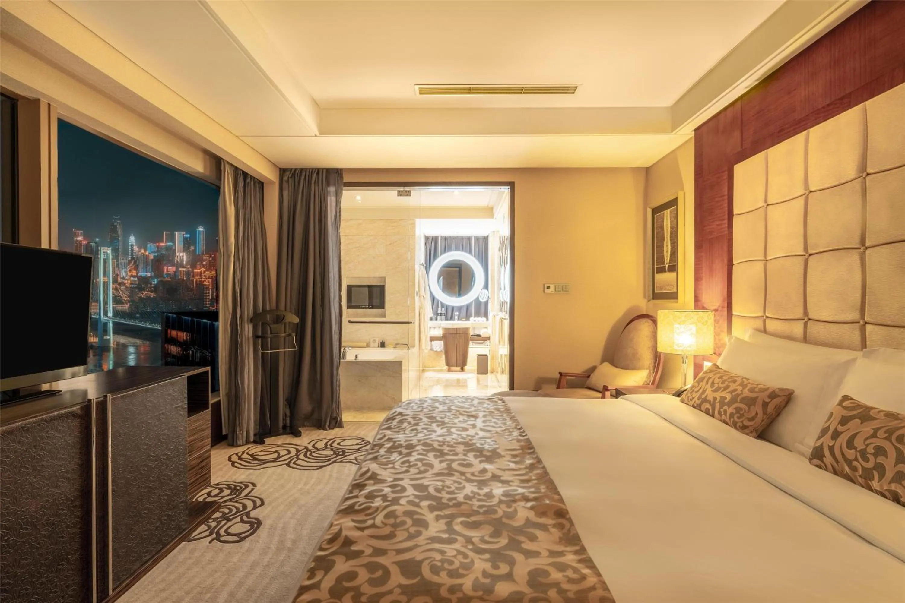 Bedroom, Bed in Kempinski Hotel Chongqing - Complimentary 500ml Home-Brewed beer voucher upon check-in