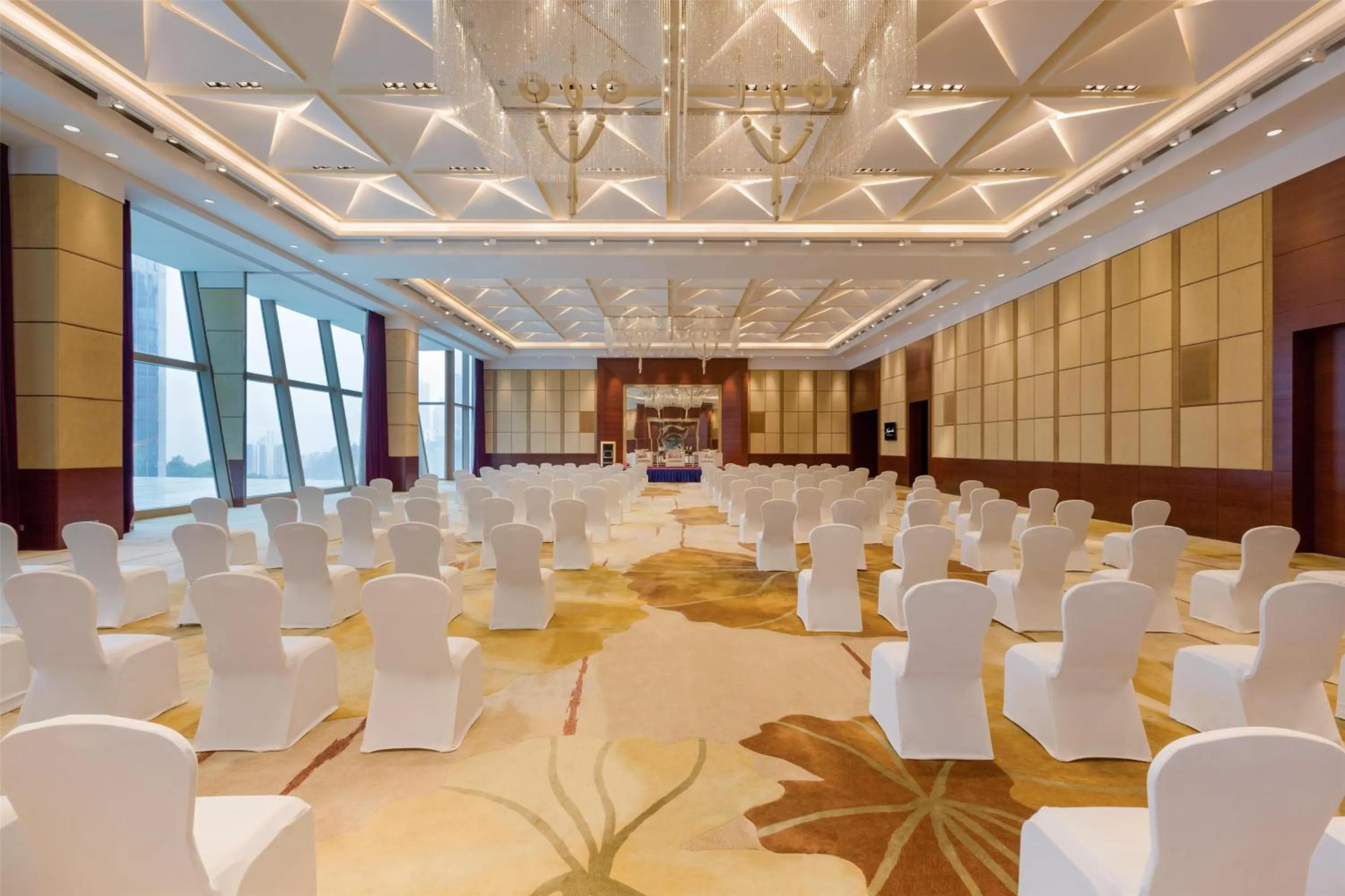 Meeting/conference room in Kempinski Hotel Chongqing - Complimentary 500ml Home-Brewed beer voucher upon check-in