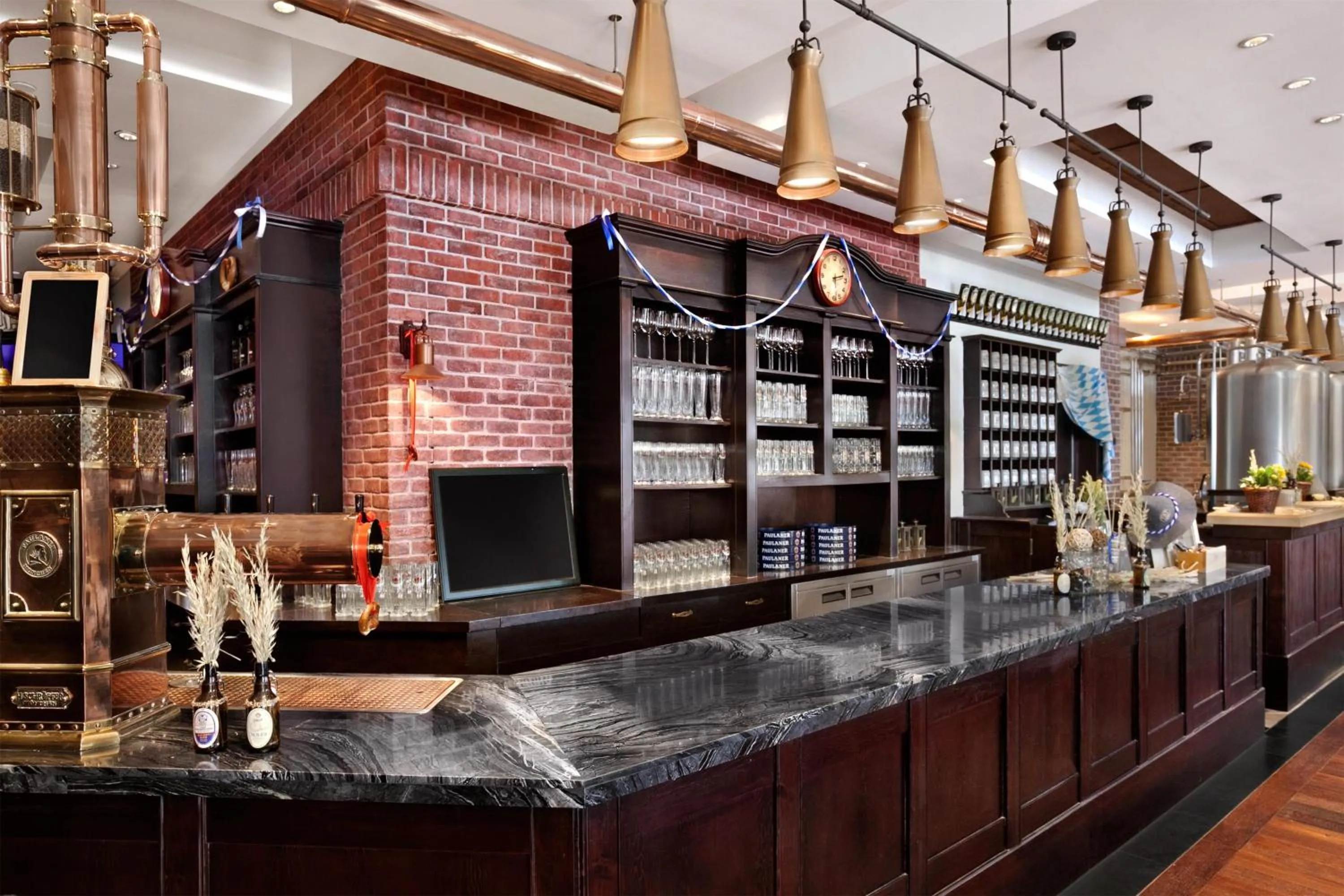 Restaurant/places to eat in Kempinski Hotel Chongqing - Complimentary 500ml Home-Brewed beer voucher upon check-in