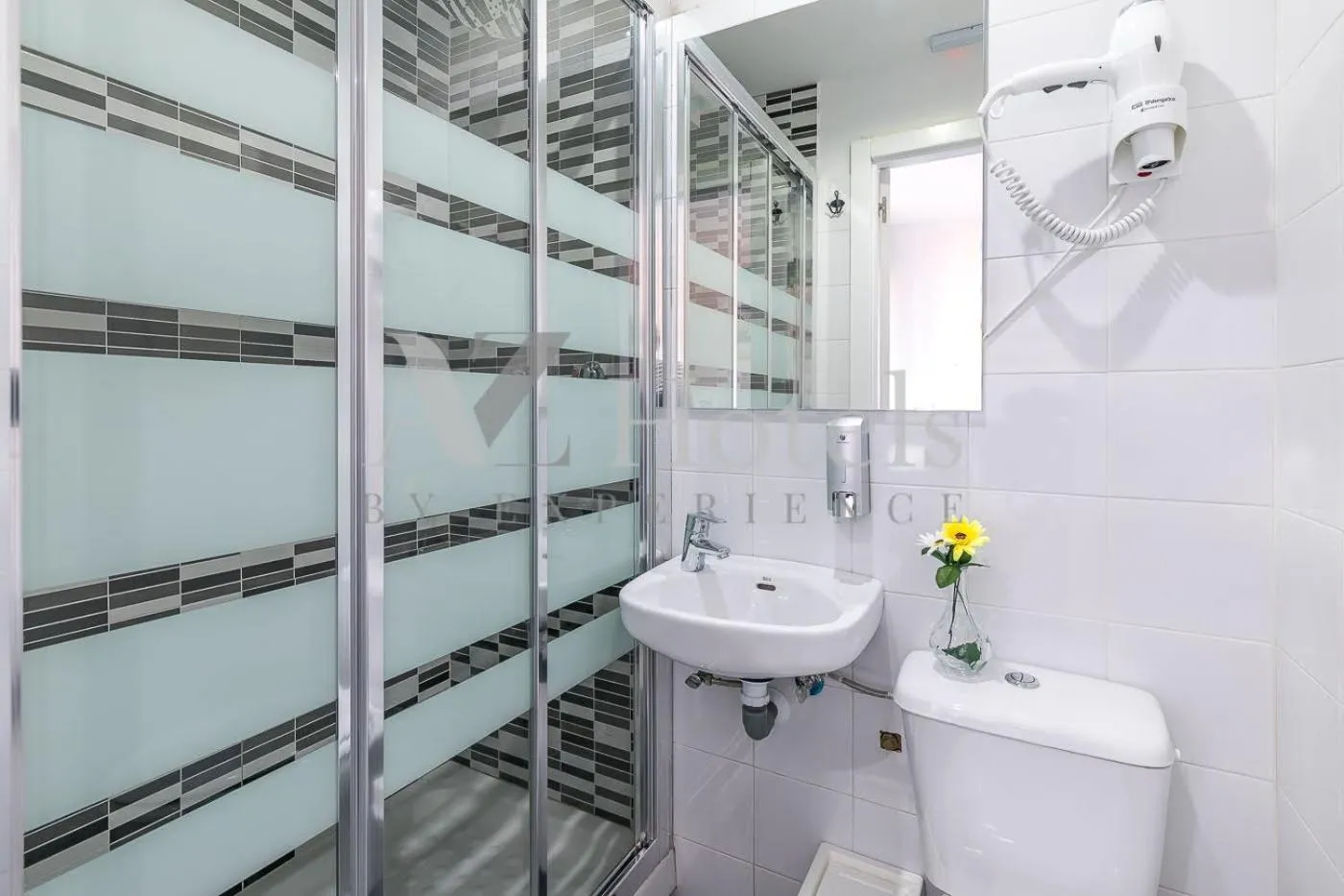 Bathroom in AYZ Sierra de Meira - Auto check-in property