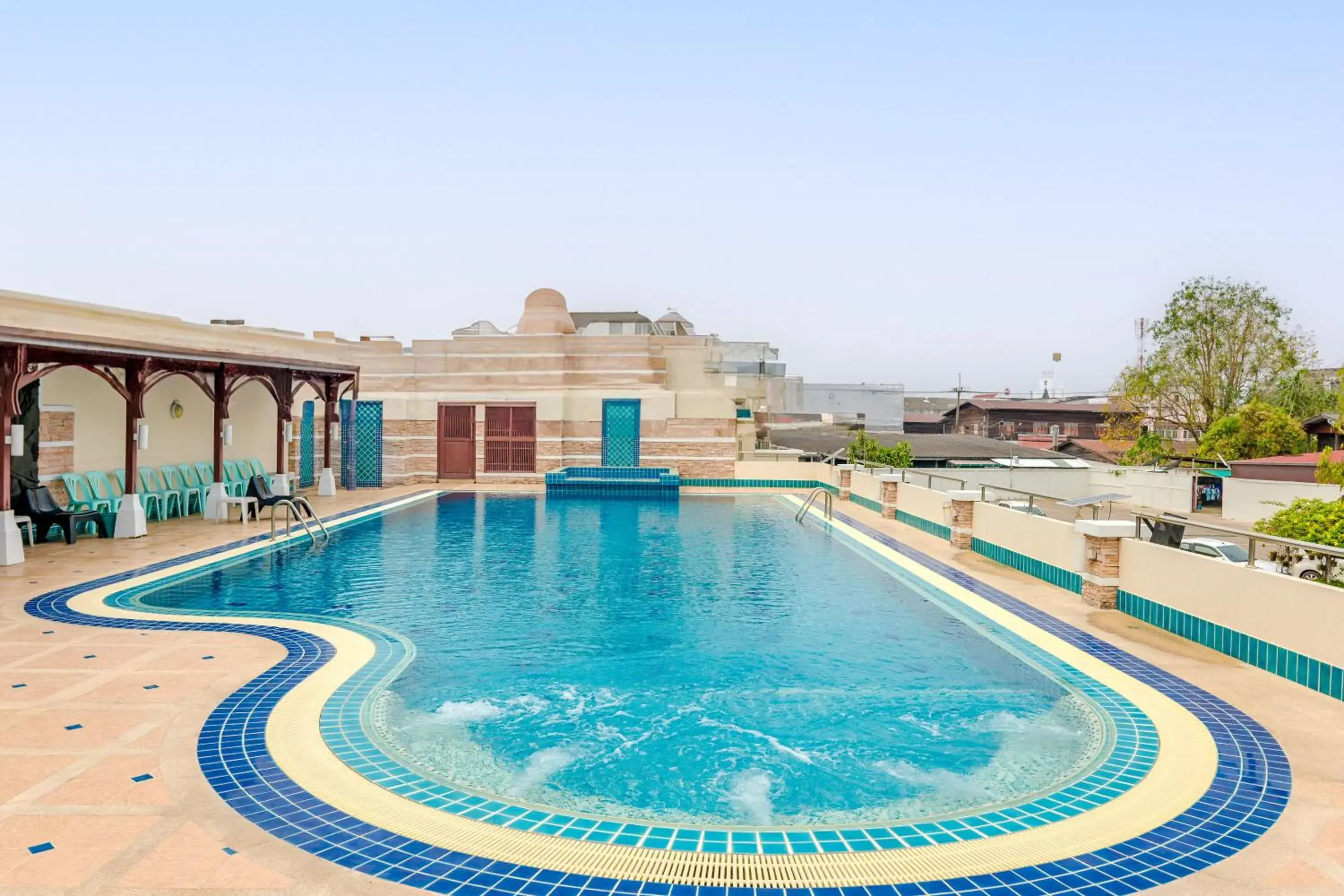 Swimming pool in Dhevaraj Hotel Swimming pool in Dhevaraj Hotel