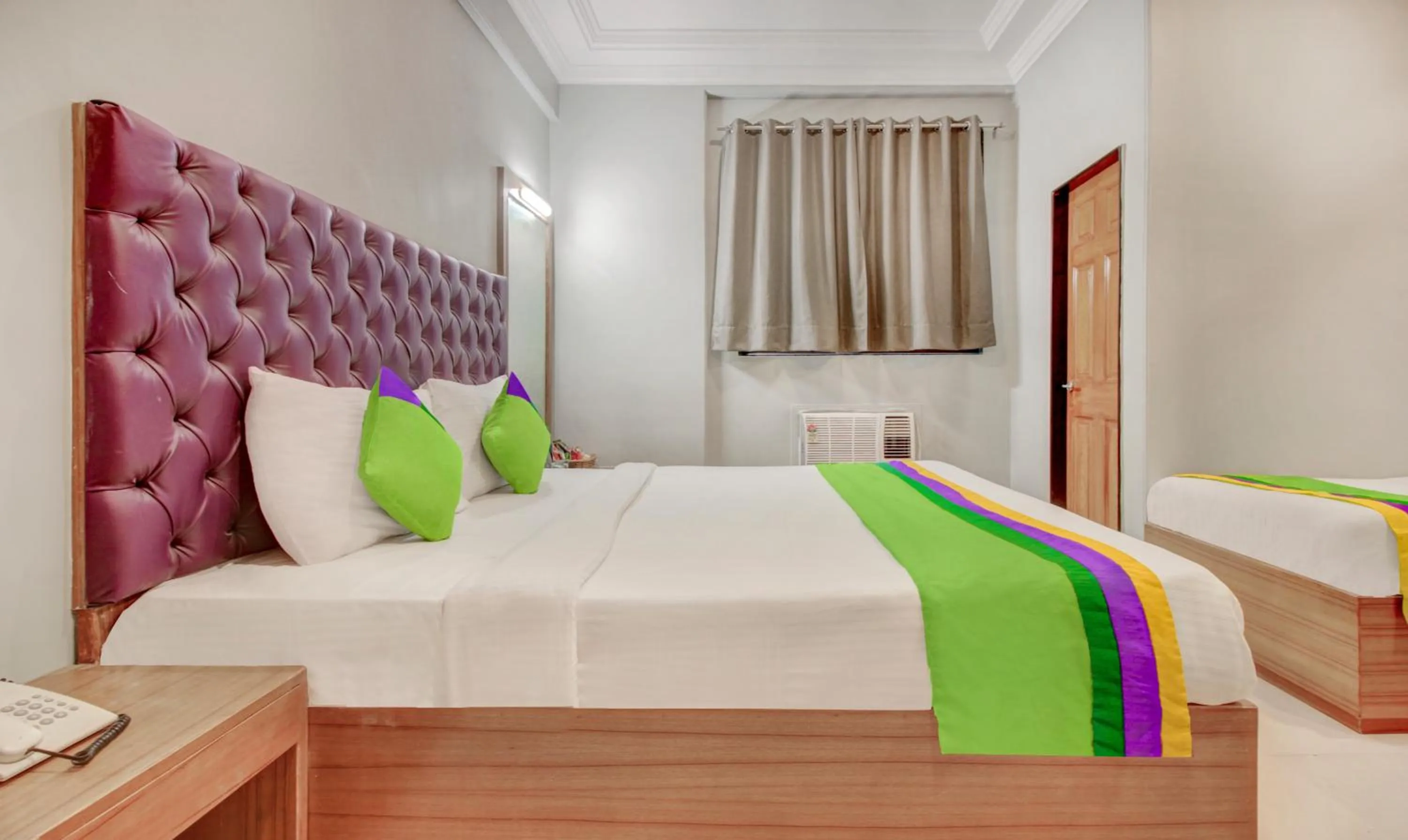 Bedroom, Bed in Treebo Cruz Royale Santacruz West