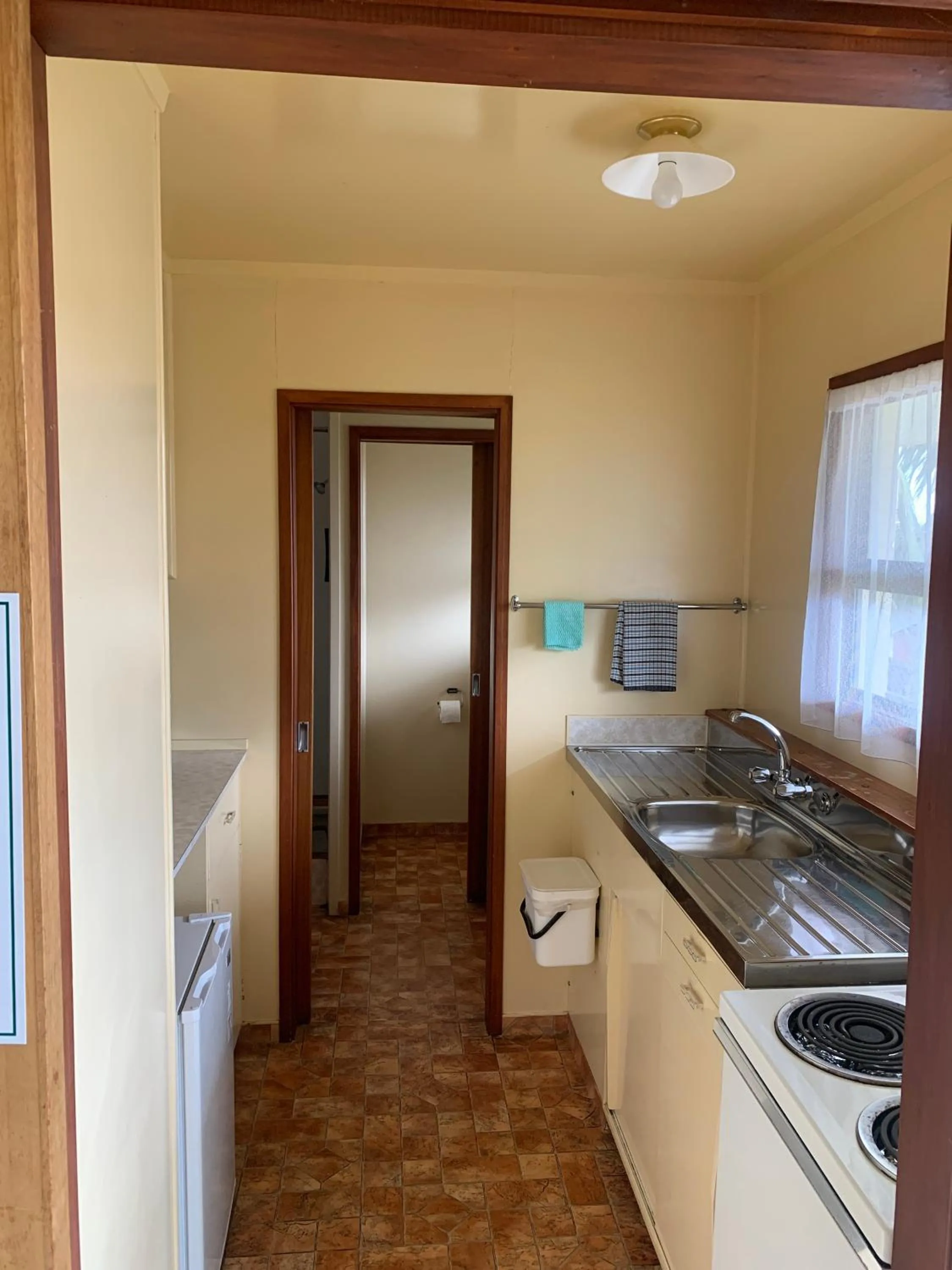 Kitchen or kitchenette in Wayfarer Motel