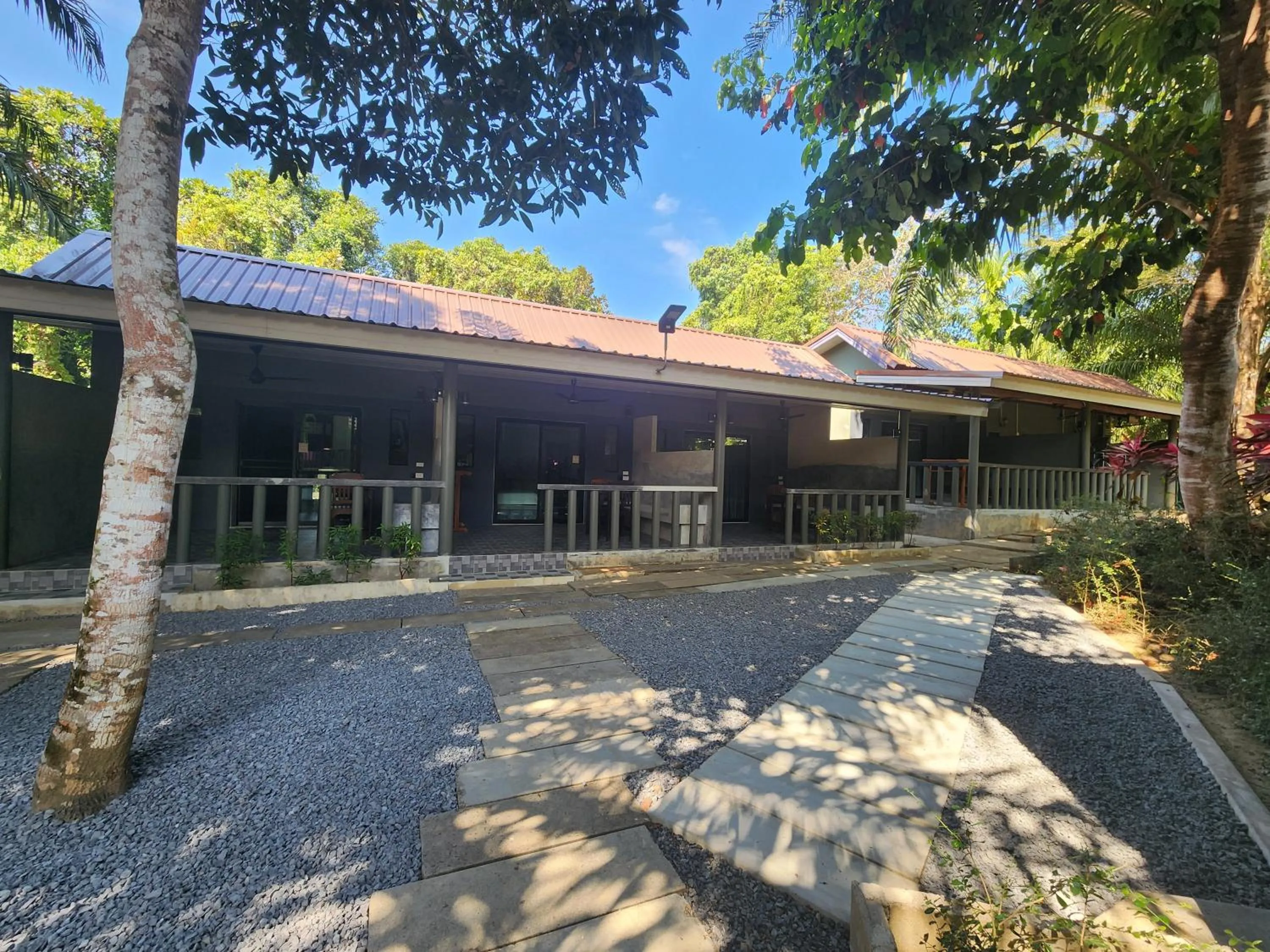 Property building in Khaolak Yama Resort - SHA Plus