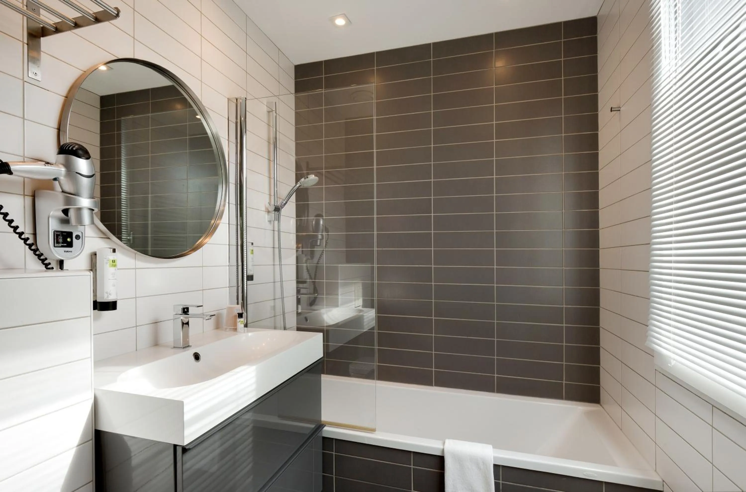 Shower in Hôtel De L'octroi