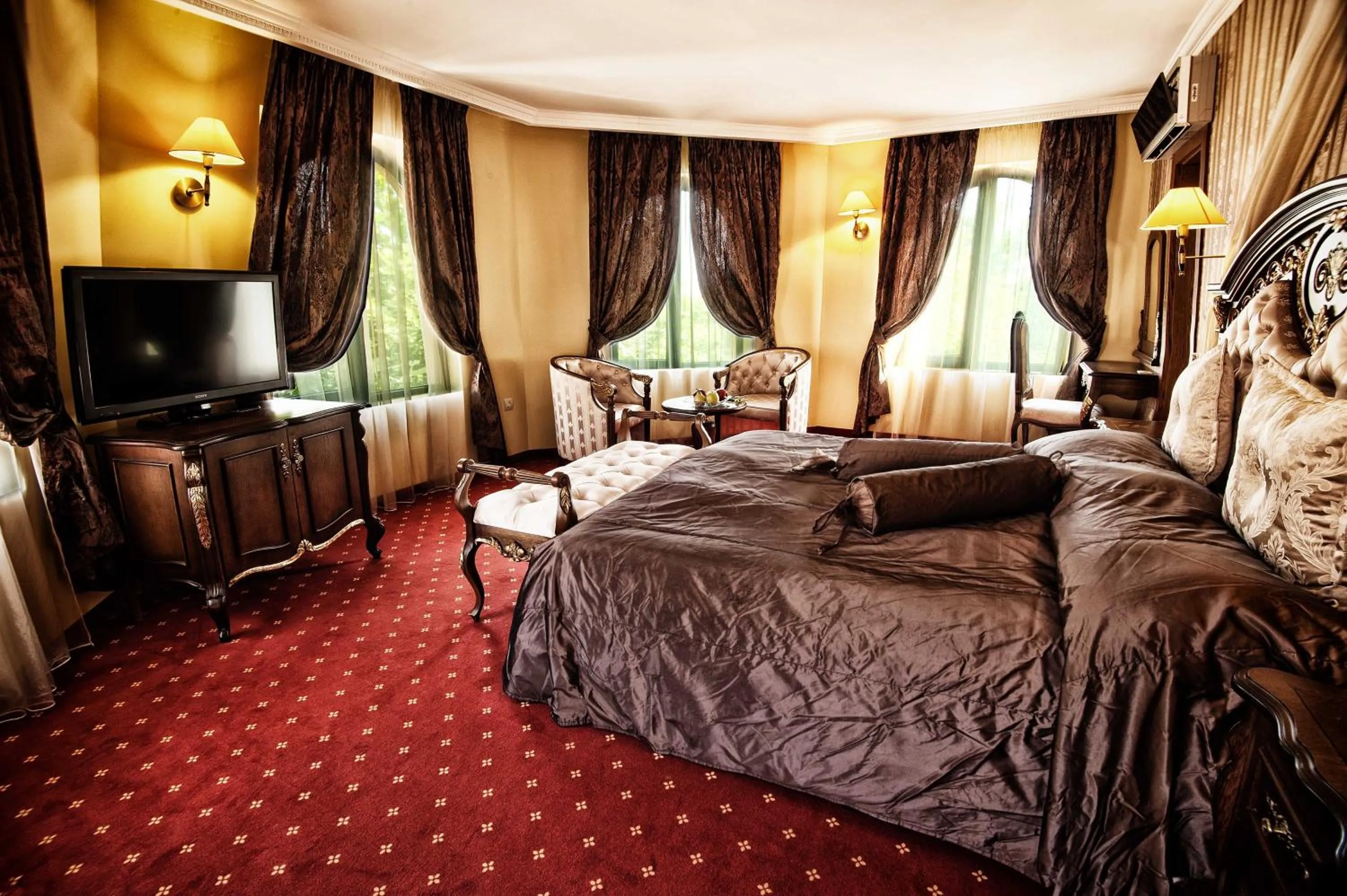 Bed in Hotel Chinar