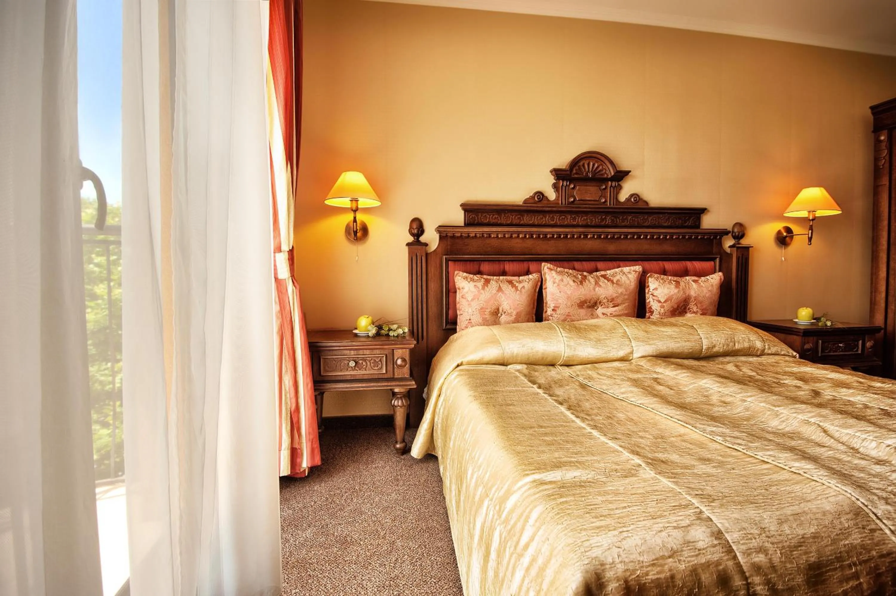 Bed in Hotel Chinar