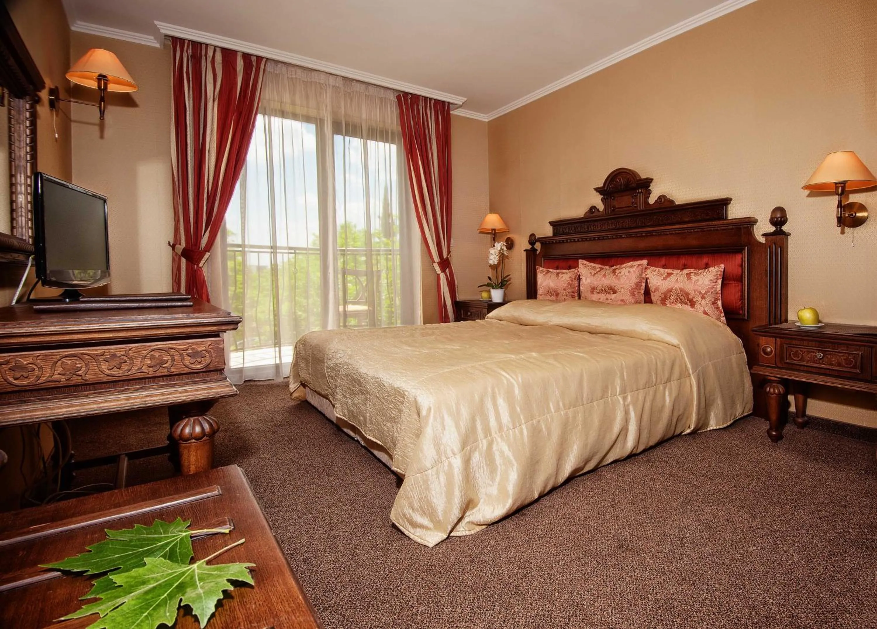 Bed in Hotel Chinar