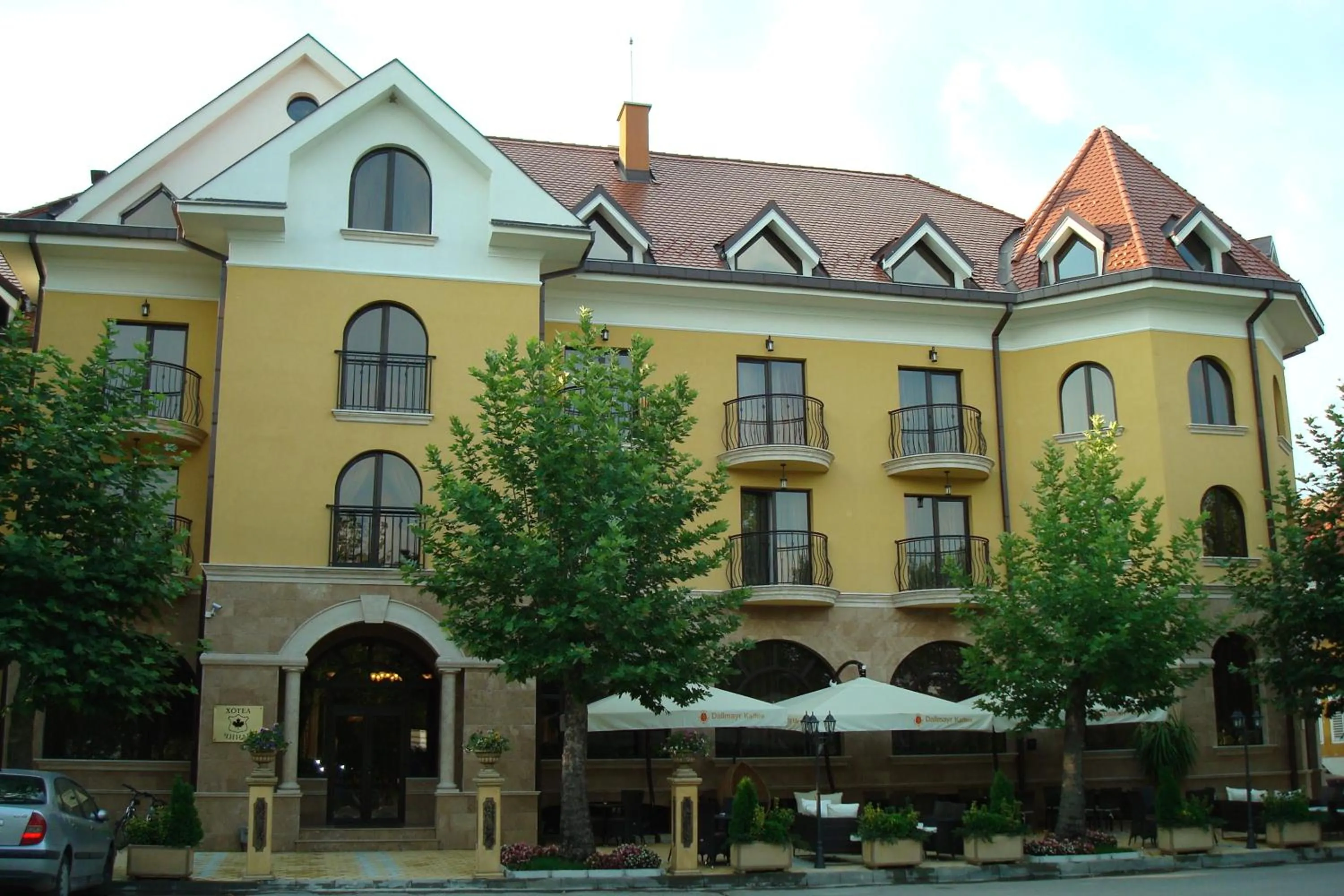 Facade/entrance in Hotel Chinar