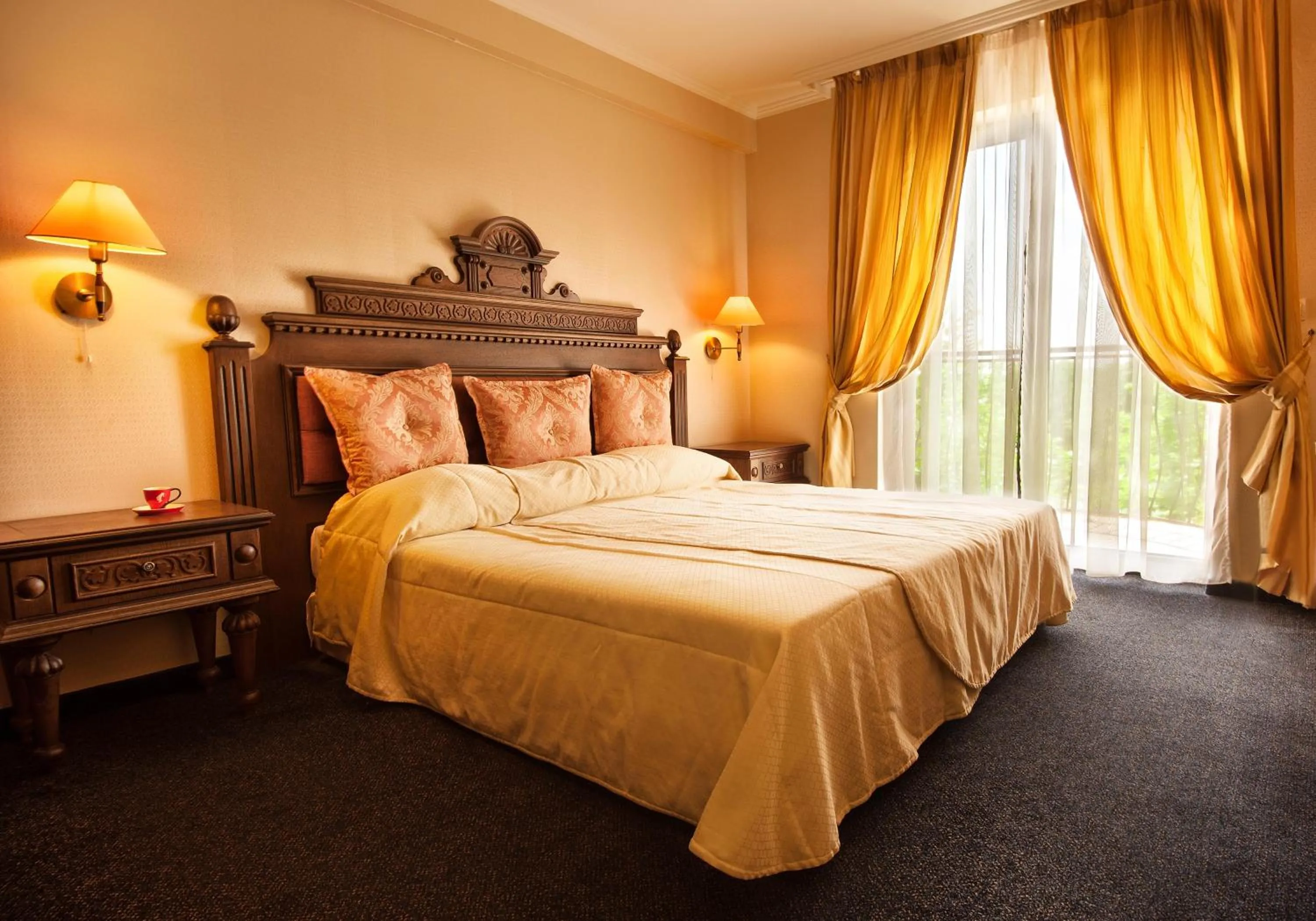Bed in Hotel Chinar
