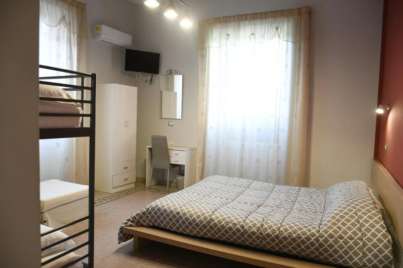 Bed in B&B Enjoy Ercolano